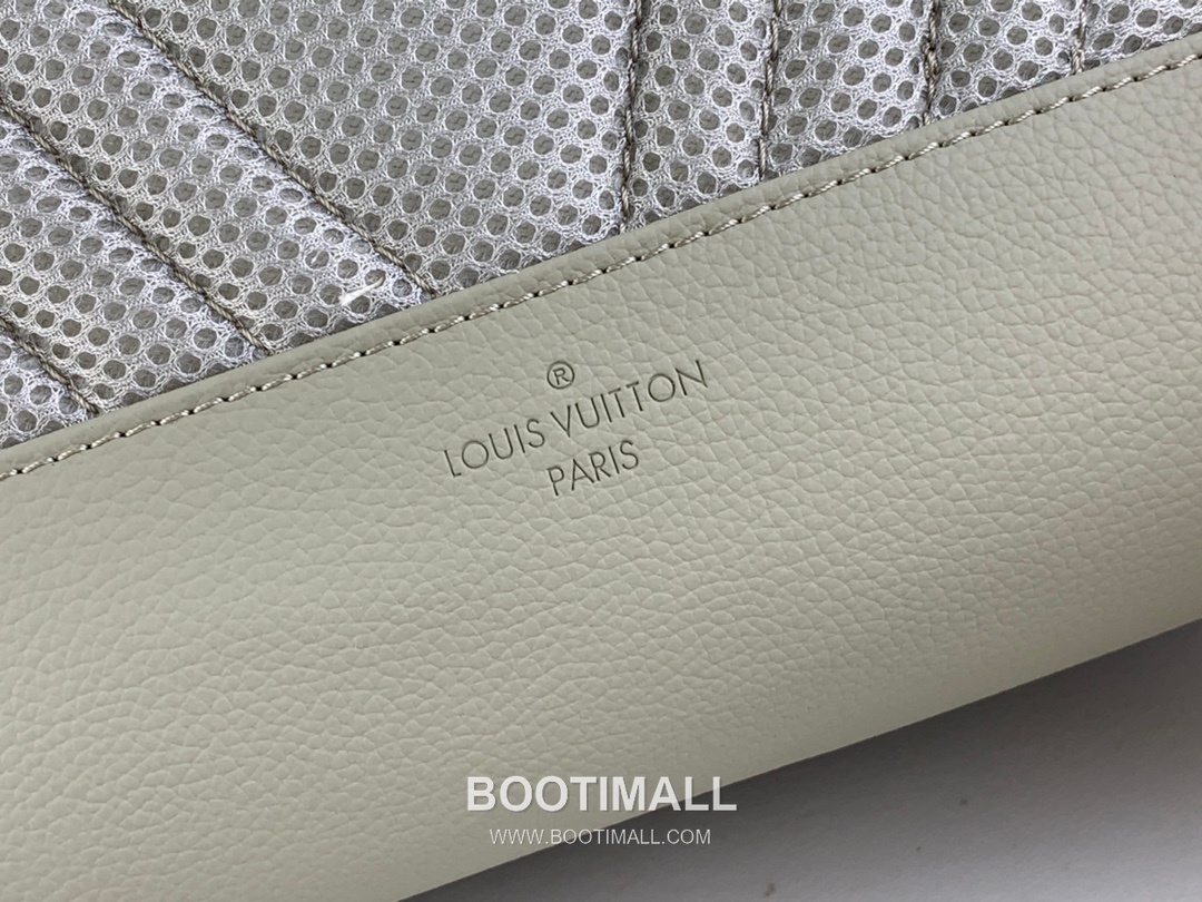 루이비통 에어로그램 백팩 그레인 카프스킨 레더 LV 메탈 로고 그레이 백팩 Louis Vuitton Aerogram Backpack Grain Calfskin Leather LV Metal Logo Grey Backpack M22503 43cm 7