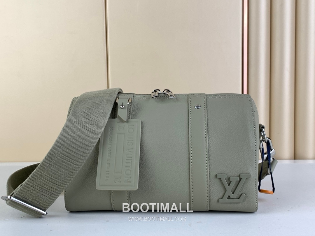 루이비통 시티 키폴 모노그램 에어로그램 카프스킨 레더 LV 로고 그레이 더플백 Louis Vuitton City Keepall Aerogram Calfskin Leather LV Logo Grey Duffle Bag M22486 27cm 1