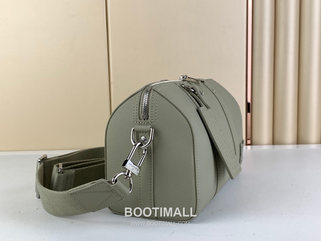 루이비통 시티 키폴 모노그램 에어로그램 카프스킨 레더 LV 로고 그레이 더플백 Louis Vuitton City Keepall Aerogram Calfskin Leather LV Logo Grey Duffle Bag M22486 27cm 2