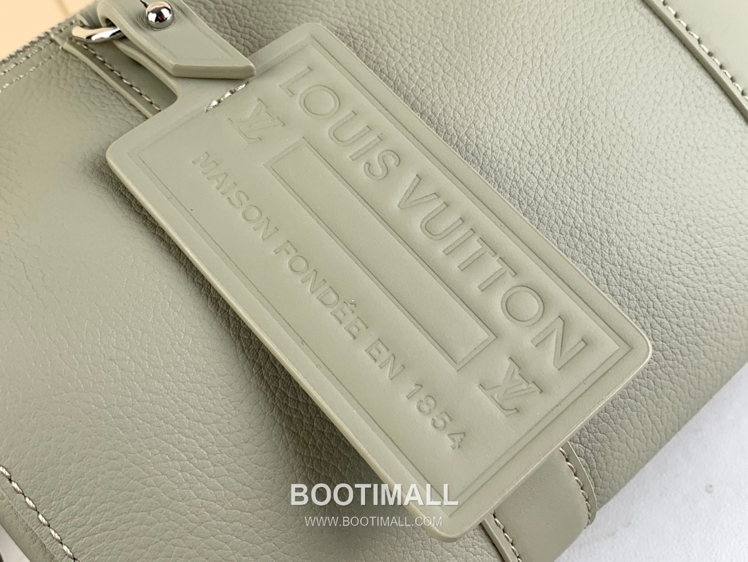 루이비통 시티 키폴 모노그램 에어로그램 카프스킨 레더 LV 로고 그레이 더플백 Louis Vuitton City Keepall Aerogram Calfskin Leather LV Logo Grey Duffle Bag M22486 27cm 5