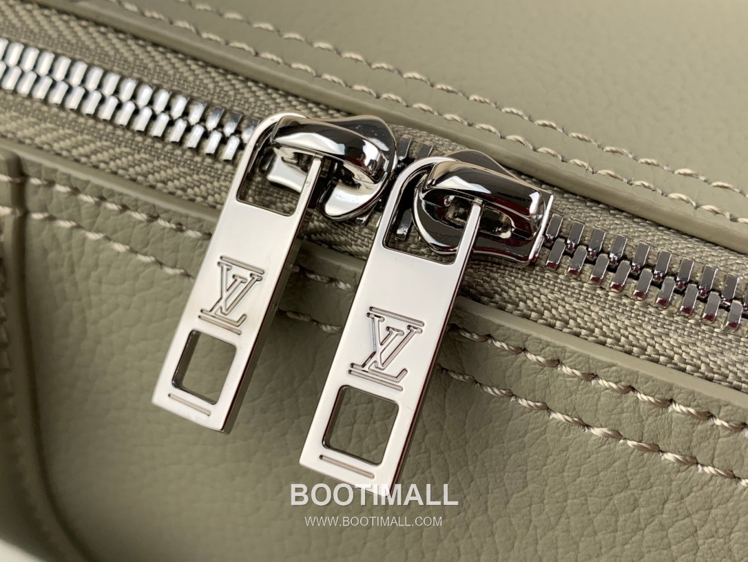 루이비통 시티 키폴 모노그램 에어로그램 카프스킨 레더 LV 로고 그레이 더플백 Louis Vuitton City Keepall Aerogram Calfskin Leather LV Logo Grey Duffle Bag M22486 27cm 6