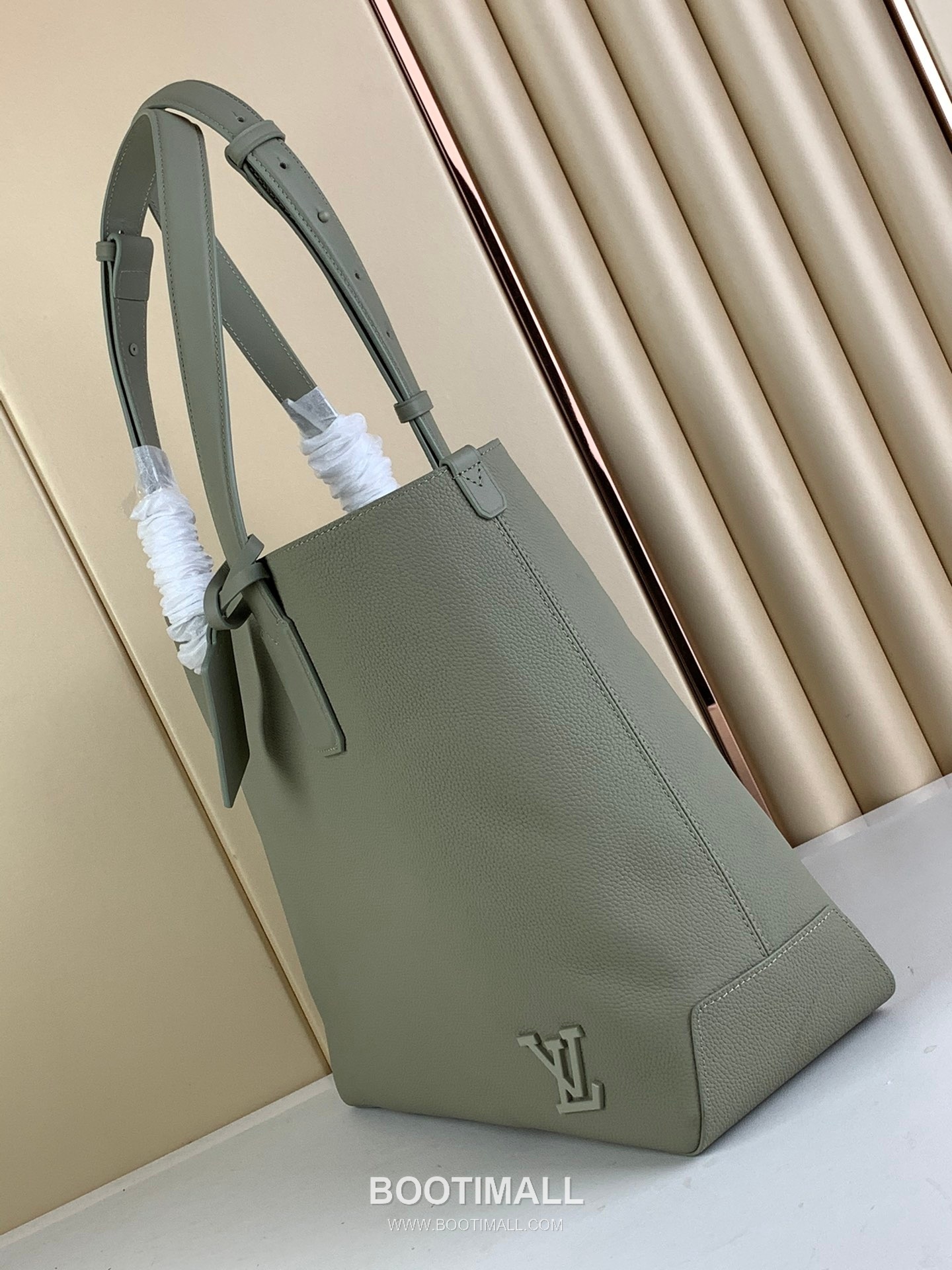 루이비통 에어로그램 토트 브리프케이스 카프스킨 레더 LV 로고 그레이그린 토트백 Louis Vuitton Aerogram Tote Briefcase Calfskin Leather LV Logo Grey Green Tote Bag M22506 38cm 2