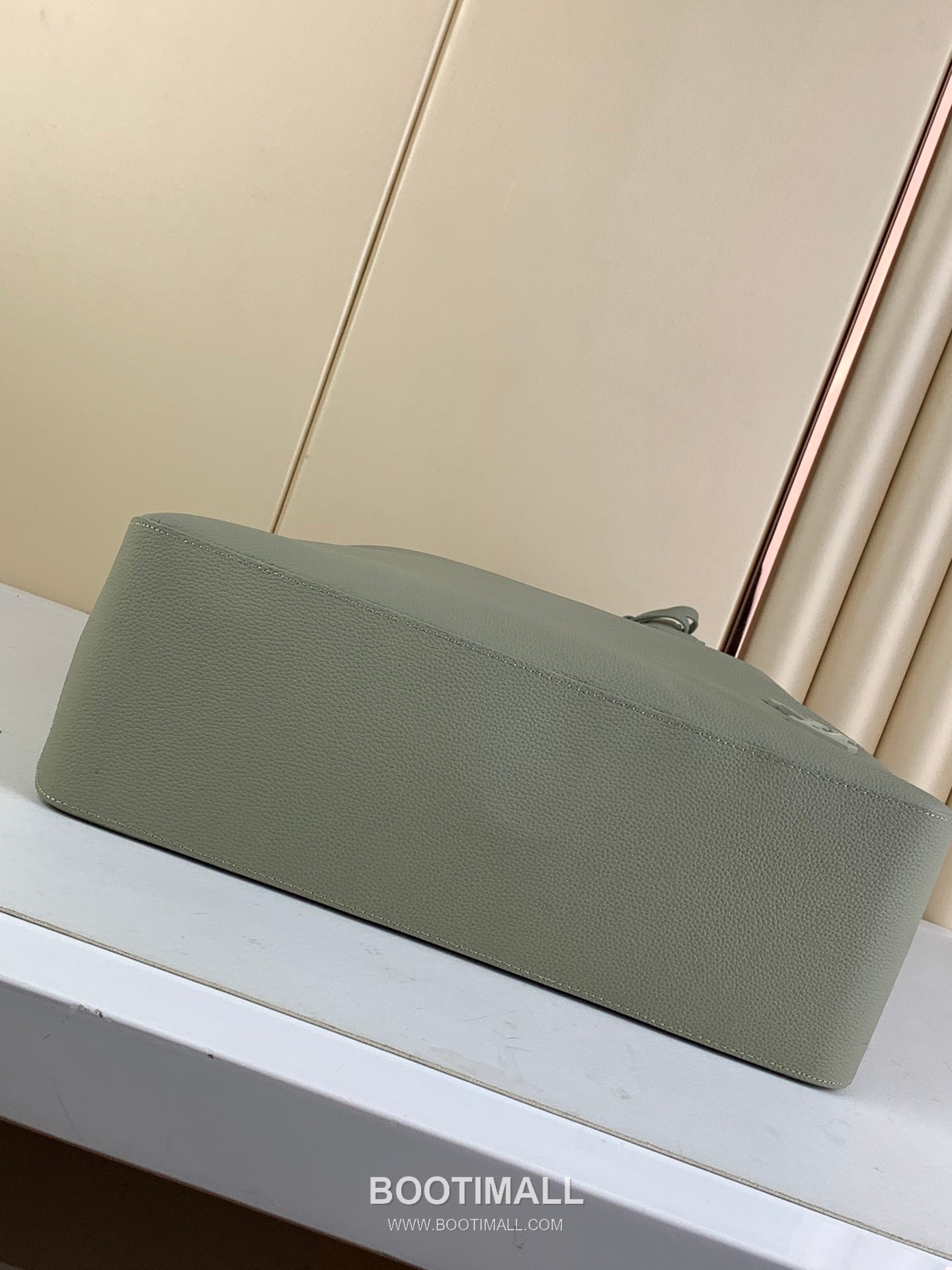 루이비통 에어로그램 토트 브리프케이스 카프스킨 레더 LV 로고 그레이그린 토트백 Louis Vuitton Aerogram Tote Briefcase Calfskin Leather LV Logo Grey Green Tote Bag M22506 38cm 4