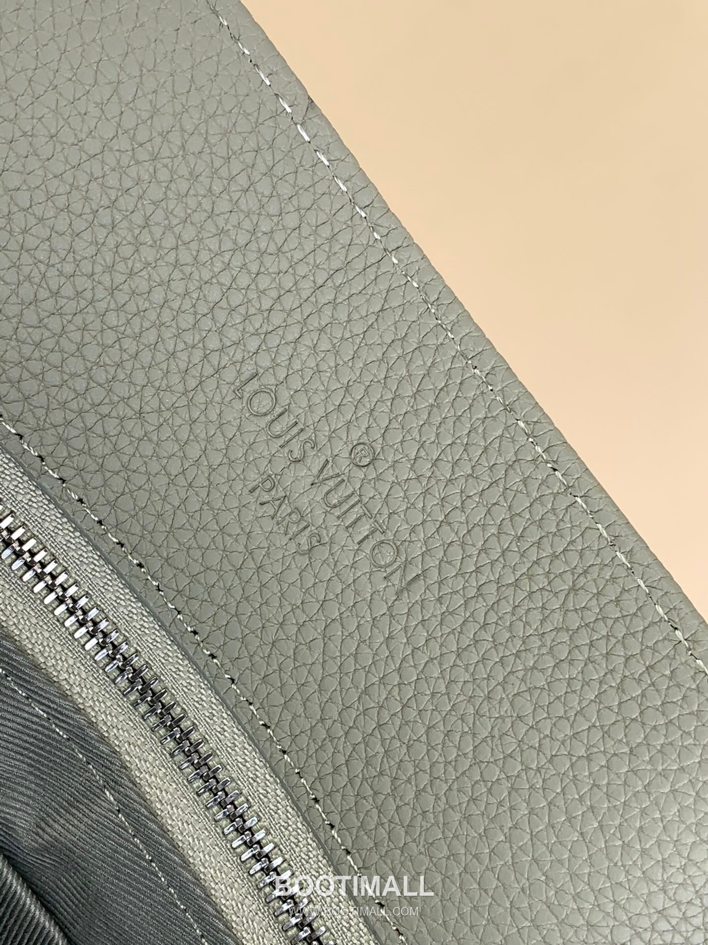 루이비통 에어로그램 토트 브리프케이스 카프스킨 레더 LV 로고 그레이그린 토트백 Louis Vuitton Aerogram Tote Briefcase Calfskin Leather LV Logo Grey Green Tote Bag M22506 38cm 8