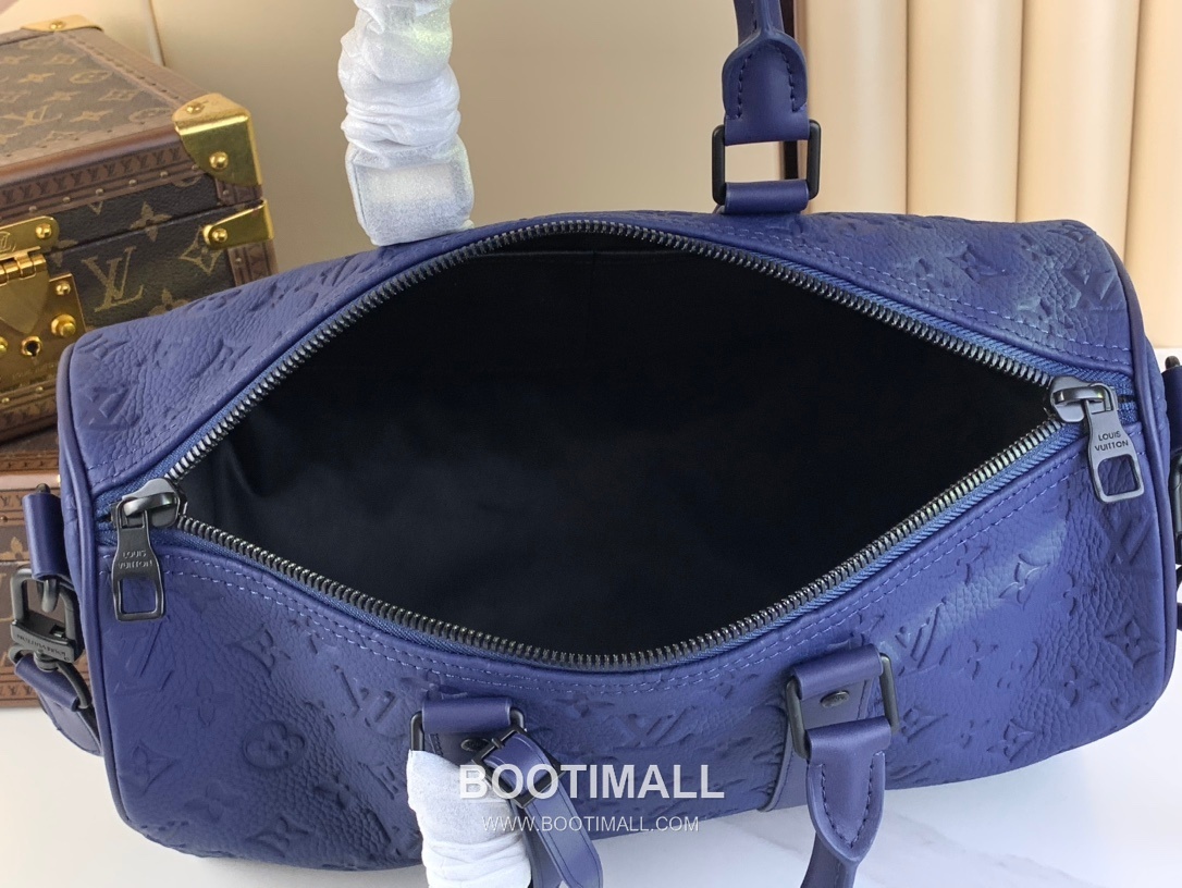 루이비통 키폴 35 모노그램 섀도우 엠보싱 카프스킨 레더 인디고 더플백 Louis Vuitton Keepall 35 Monogram Shadow Embossed Calfskin Leather Indigo Duffle Bag M22765 35cm 9