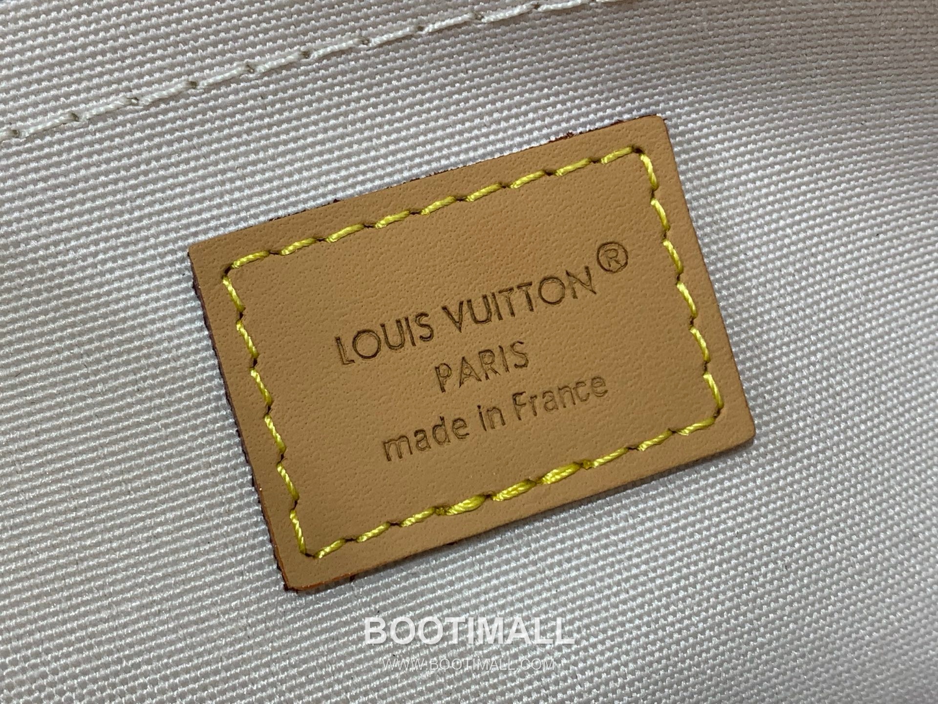 루이비통 닐 크로스백 모노그램 헤리티지 캔버스 레더 트리밍 블루 숄더백 Louis Vuitton Nil Crossbody Bag Monogram Heritage Canvas Leather Trim Blue Shoulder Bag M26823 25cm 9