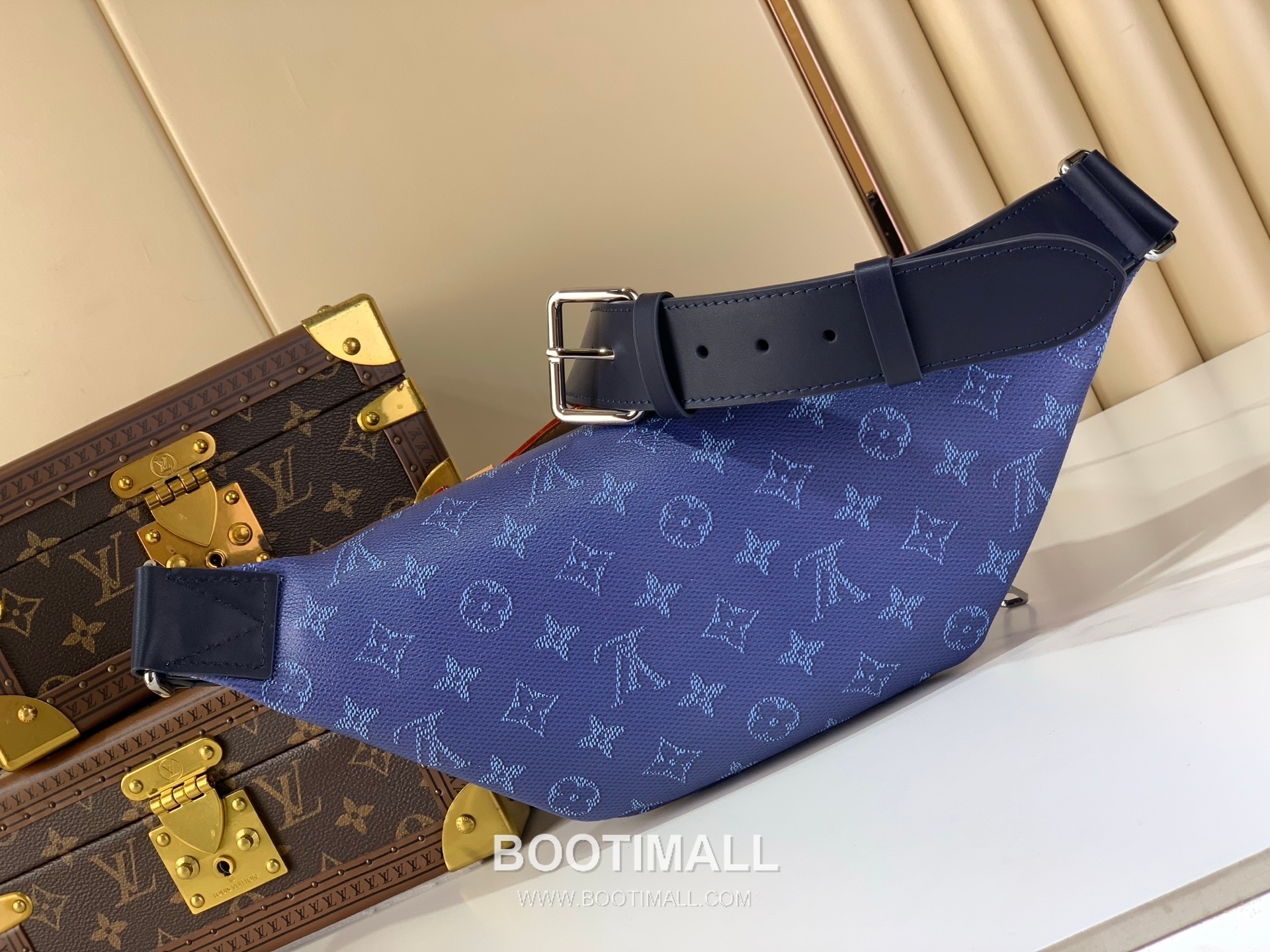 루이비통 러시 범백 모노그램 섀도우 카프스킨 레더 블루 힙색 Louis Vuitton Rush Bumbag Monogram Shadow Calfskin Leather Blue Belt Bag M27152 30cm 3