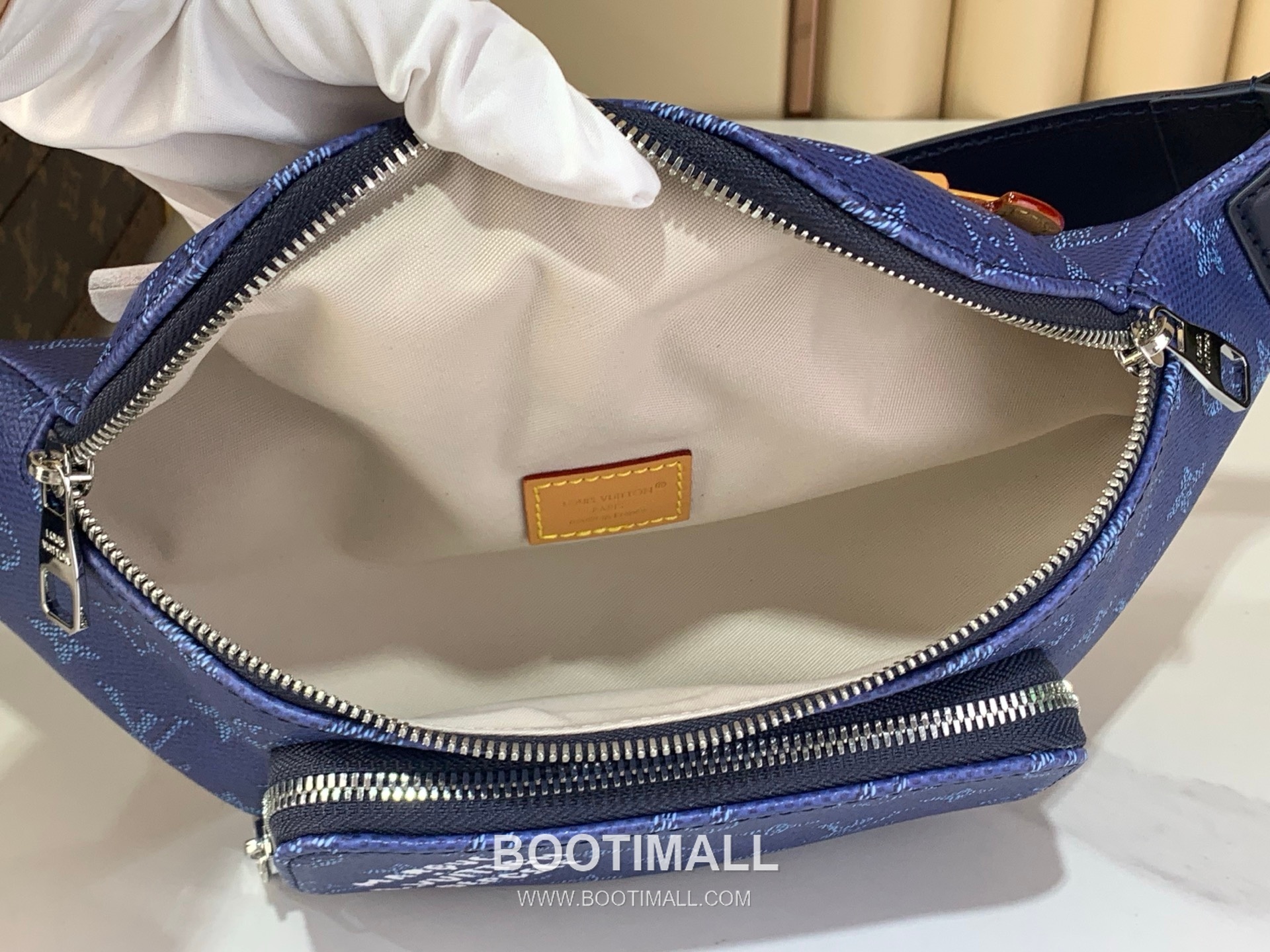 루이비통 러시 범백 모노그램 섀도우 카프스킨 레더 블루 힙색 Louis Vuitton Rush Bumbag Monogram Shadow Calfskin Leather Blue Belt Bag M27152 30cm 8