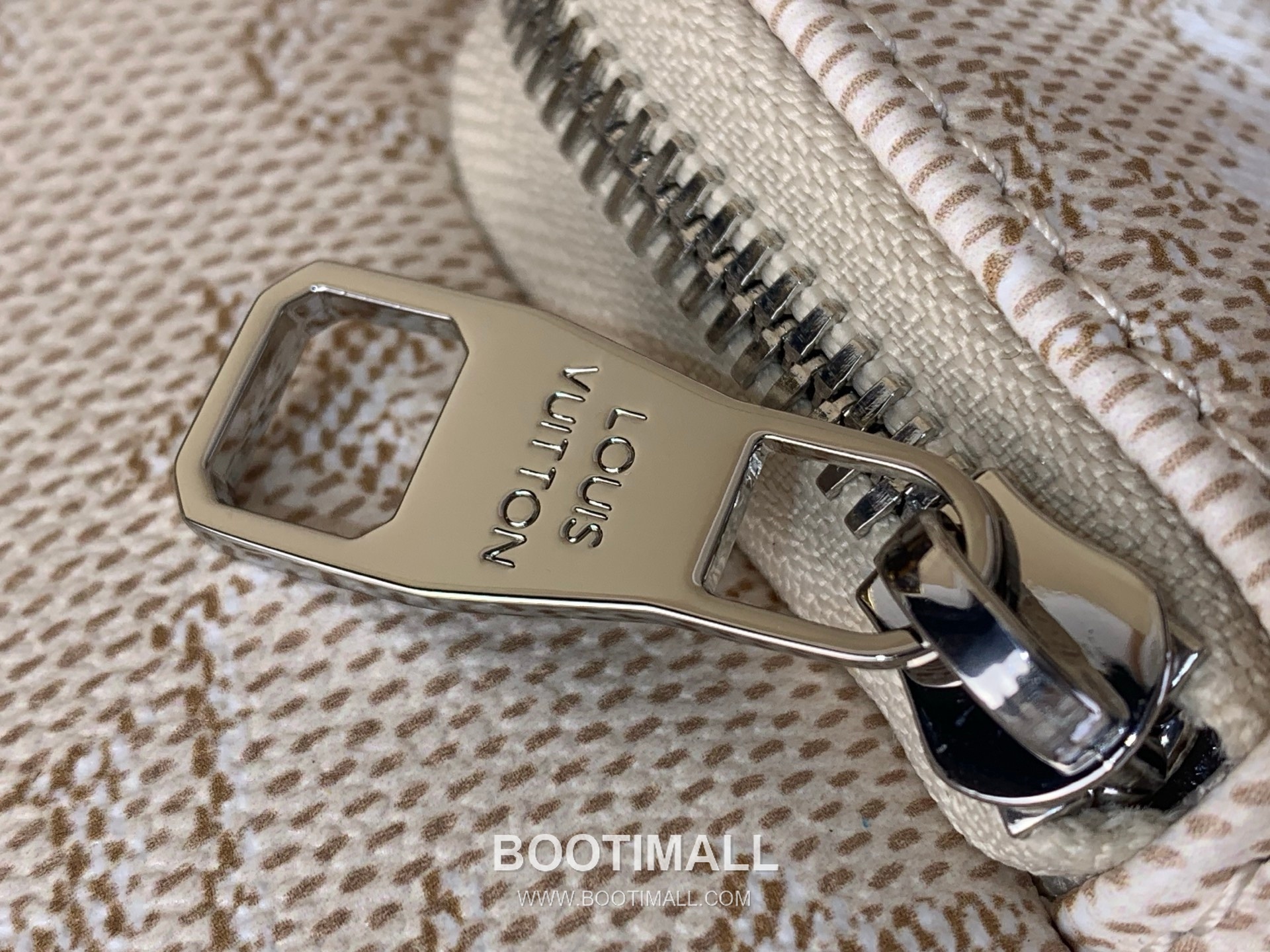 루이비통 러시 범백 모노그램 섀도우 카프스킨 레더 블루 힙색 Louis Vuitton Rush Bumbag Monogram Shadow Calfskin Leather Blue Belt Bag M27152 30cm 7