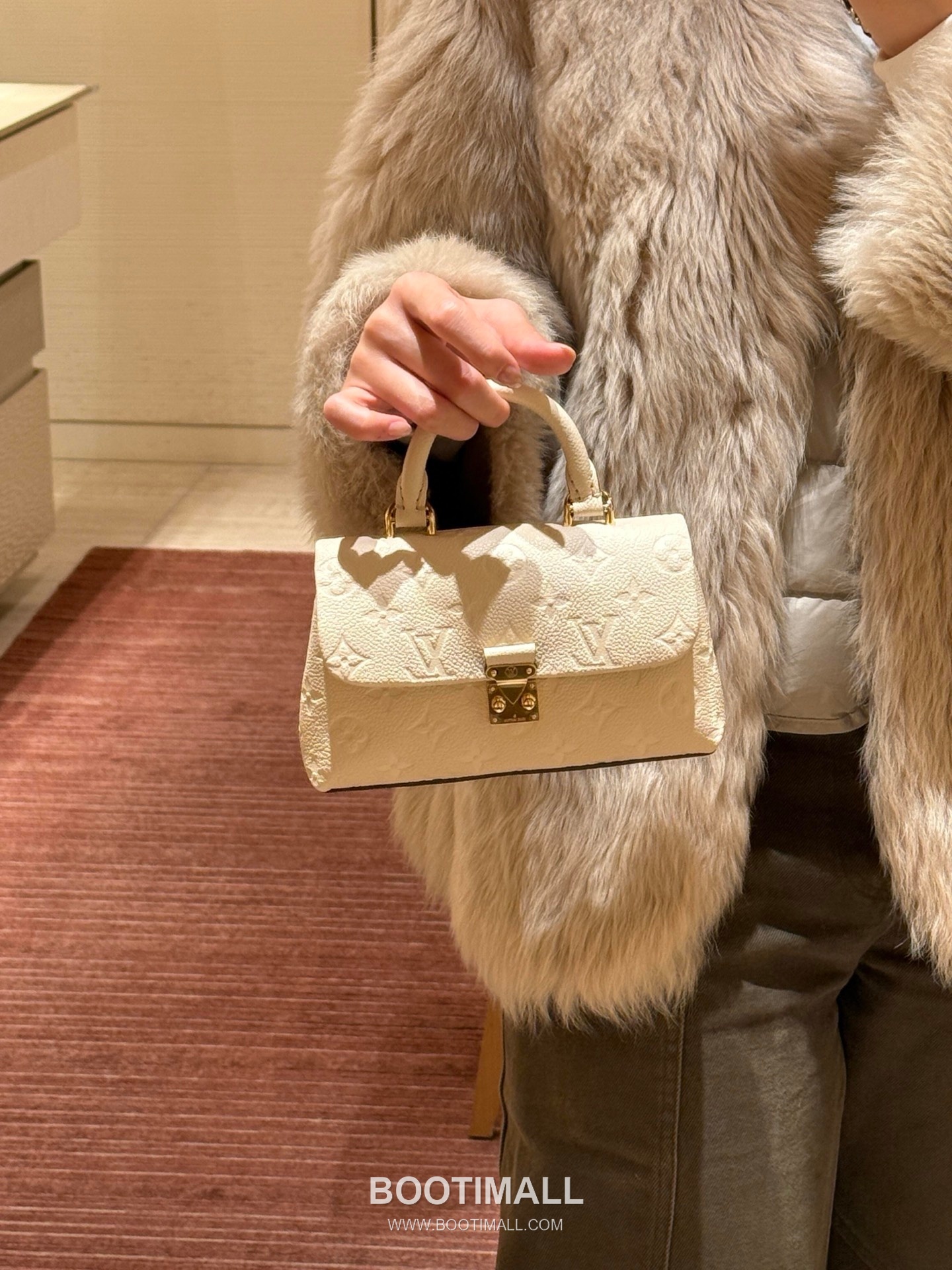 루이비통 나노 마들렌 수입원단 메탈디테일 화이트 토트백 Louis Vuitton Nano Madeleine Imported Fabric Metal Detail White Tote Bag M12145 21cm 1