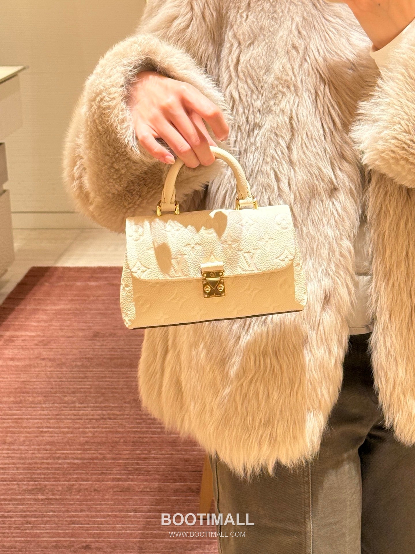 루이비통 나노 마들렌 수입원단 메탈디테일 화이트 토트백 Louis Vuitton Nano Madeleine Imported Fabric Metal Detail White Tote Bag M12145 21cm 3