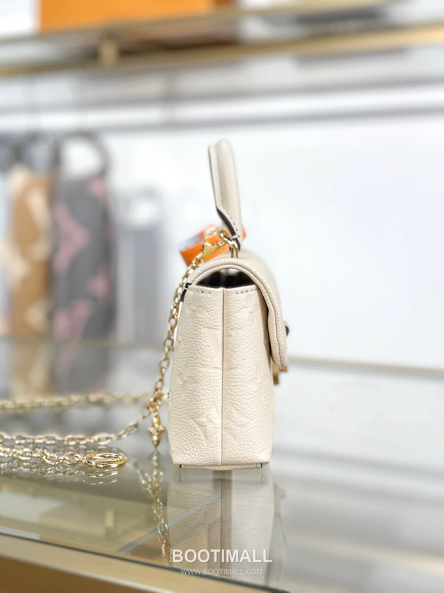 루이비통 나노 마들렌 수입원단 메탈디테일 화이트 토트백 Louis Vuitton Nano Madeleine Imported Fabric Metal Detail White Tote Bag M12145 21cm 15