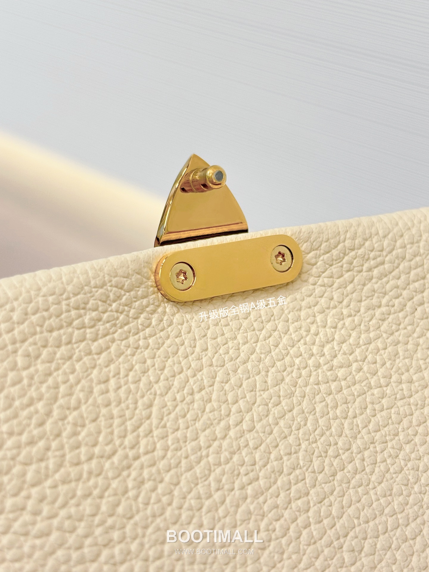 루이비통 나노 마들렌 수입원단 메탈디테일 화이트 토트백 Louis Vuitton Nano Madeleine Imported Fabric Metal Detail White Tote Bag M12145 21cm 20