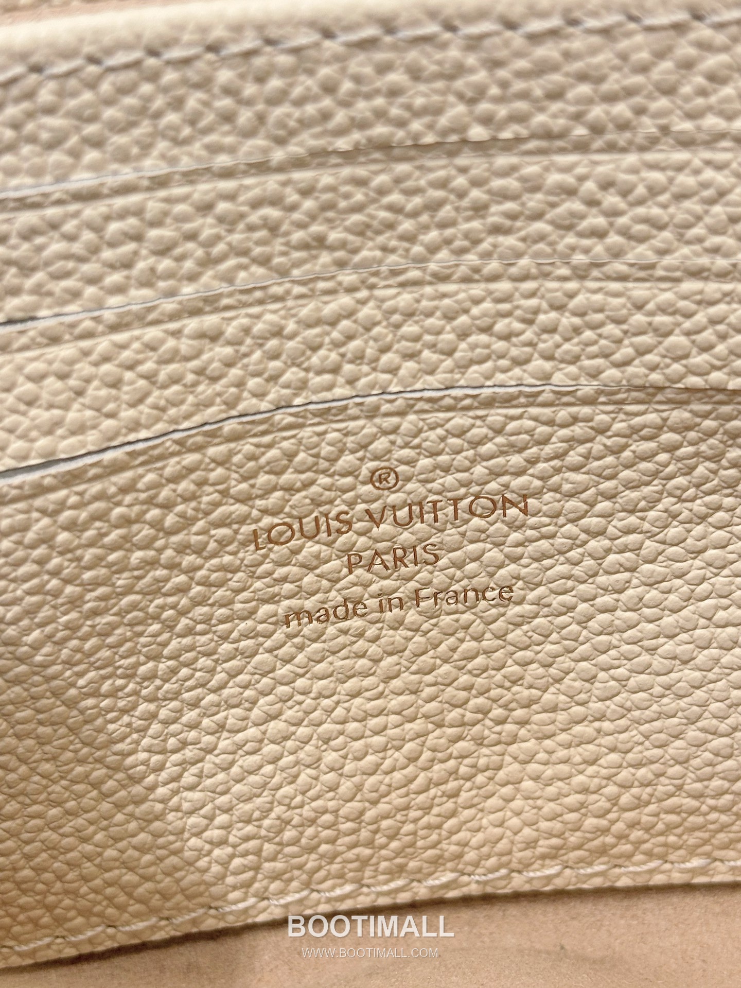 루이비통 나노 마들렌 수입원단 메탈디테일 화이트 토트백 Louis Vuitton Nano Madeleine Imported Fabric Metal Detail White Tote Bag M12145 21cm 22