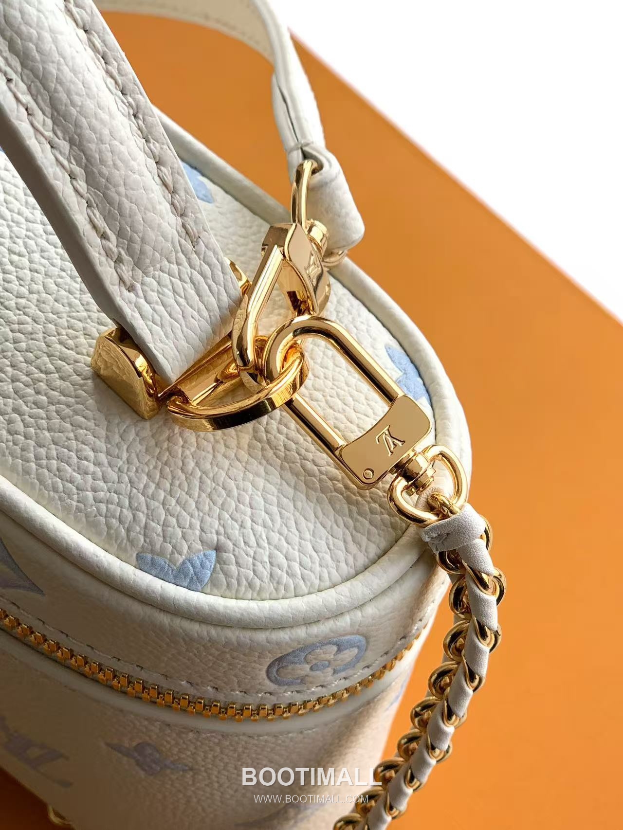 루이비통 모노그램 앙프렝뜨 레더 락장식 체인 블루 파우치 Louis Vuitton Monogram Empreinte Leather Lock Detail Chain Blue Pouch M27744 19cm 7