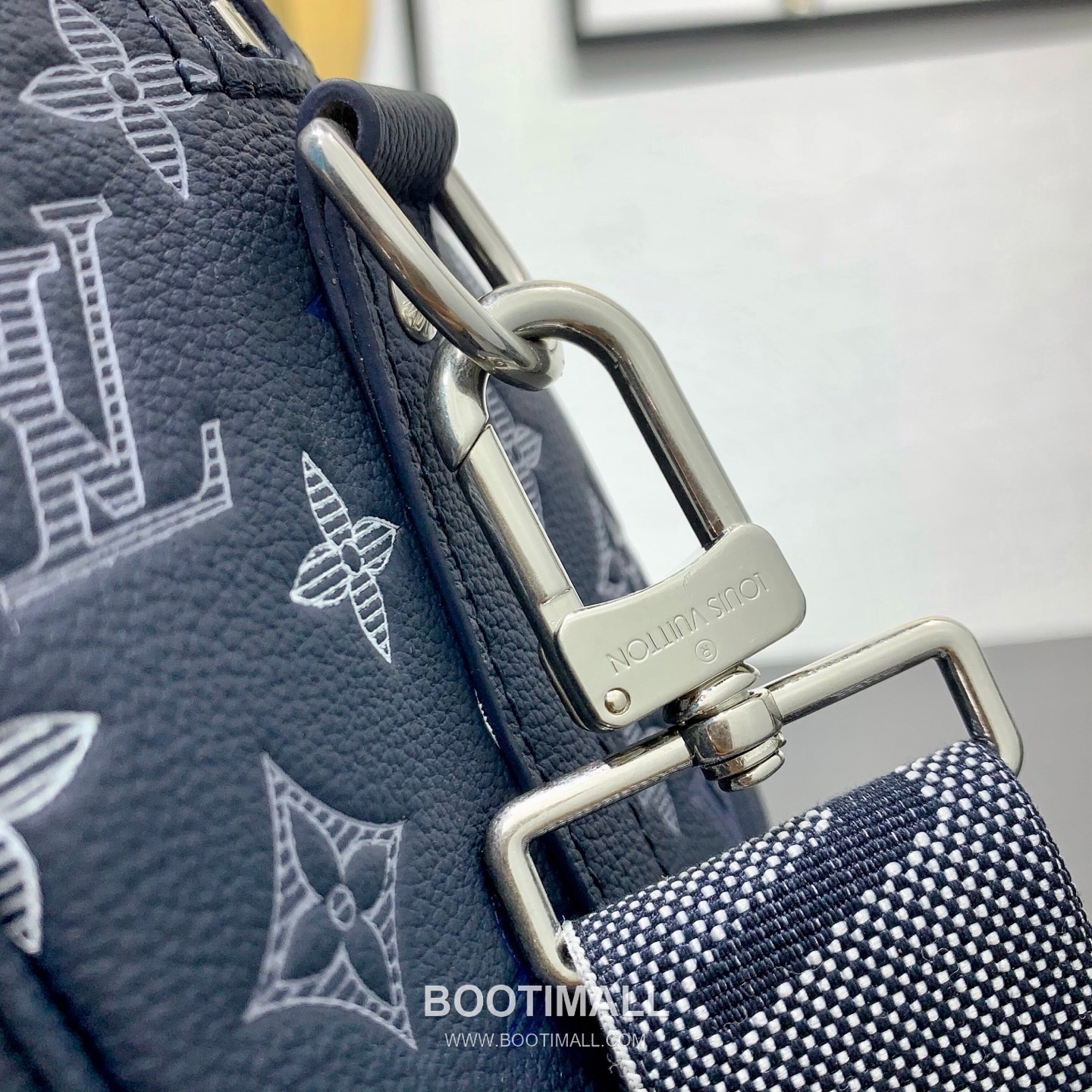 루이비통 모노그램 쉐도우 레더 그라데이션 프린트 블랙 더플백 Louis Vuitton Monogram Shadow Leather Gradient Print Black Duffle Bag M28617 27.5cm 9