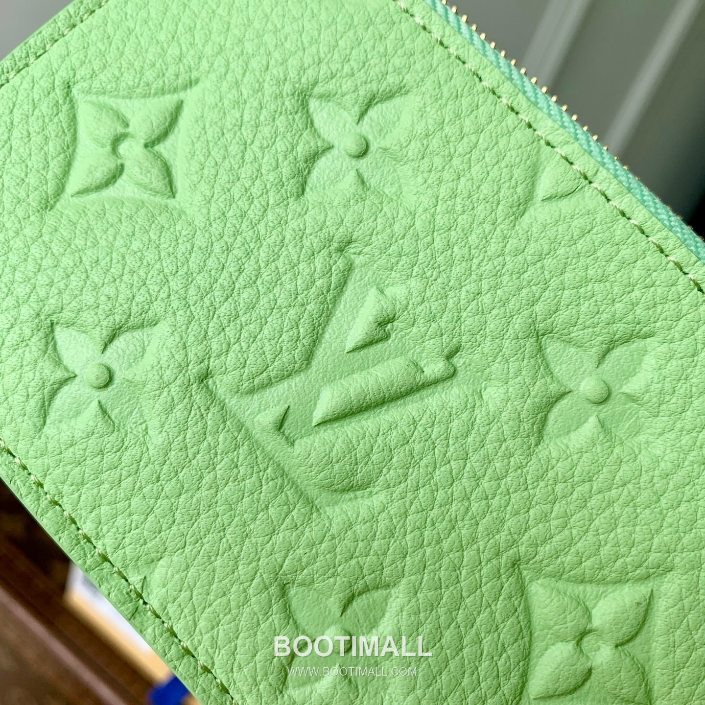 루이비통 모노그램 앙프렝뜨 레더 LV참 지퍼 그린 카드지갑 Louis Vuitton Monogram Empreinte Leather LV Charm Zipper Green Card Holder M27668 12cm 5