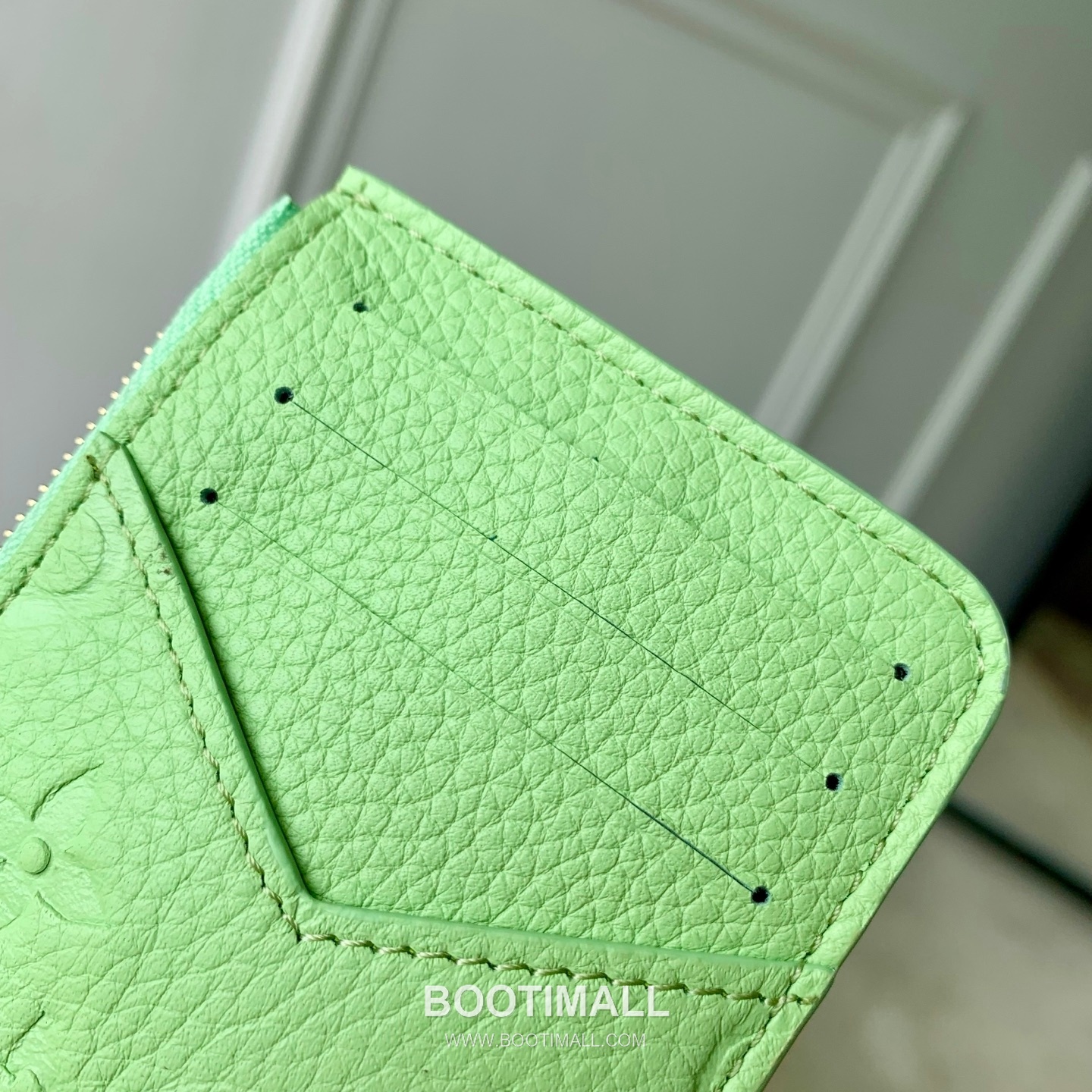 루이비통 모노그램 앙프렝뜨 레더 LV참 지퍼 그린 카드지갑 Louis Vuitton Monogram Empreinte Leather LV Charm Zipper Green Card Holder M27668 12cm 7