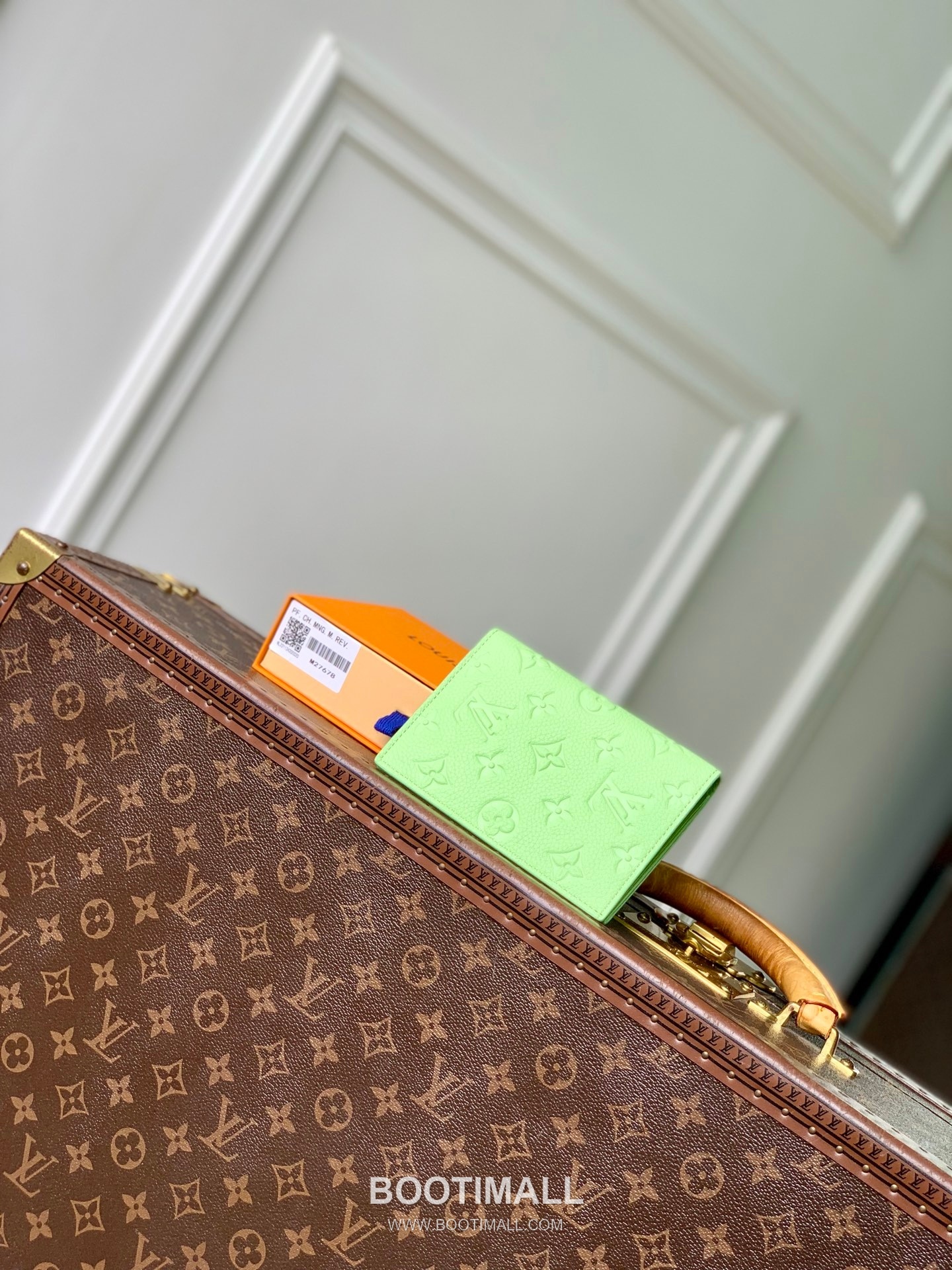 루이비통 모노그램 앙프렝뜨 레더 카드슬롯 그린 여권케이스 Louis Vuitton Monogram Empreinte Leather Card Slot Green Passport Case M27678 14cm 1