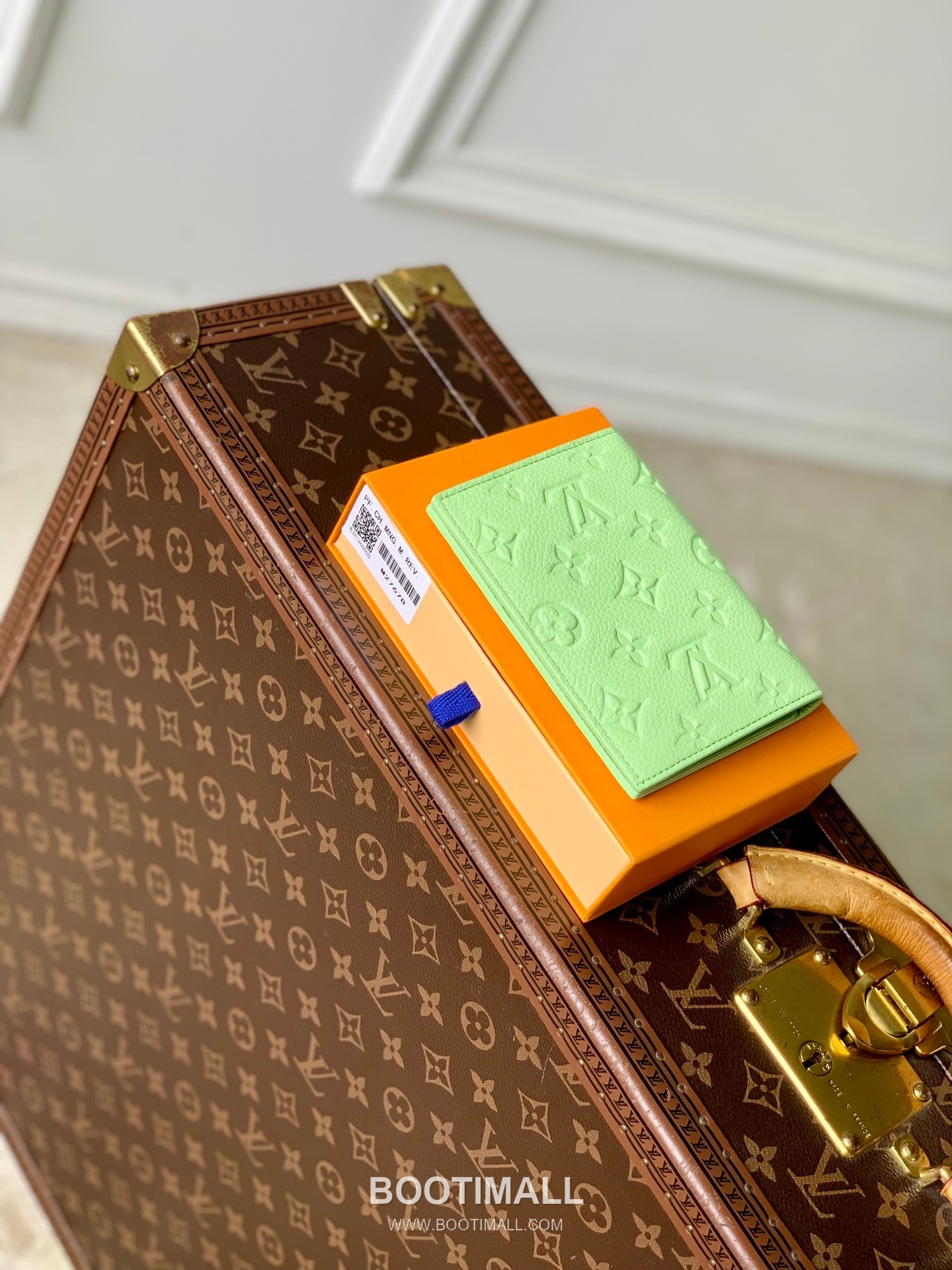 루이비통 모노그램 앙프렝뜨 레더 카드슬롯 그린 여권케이스 Louis Vuitton Monogram Empreinte Leather Card Slot Green Passport Case M27678 14cm 3
