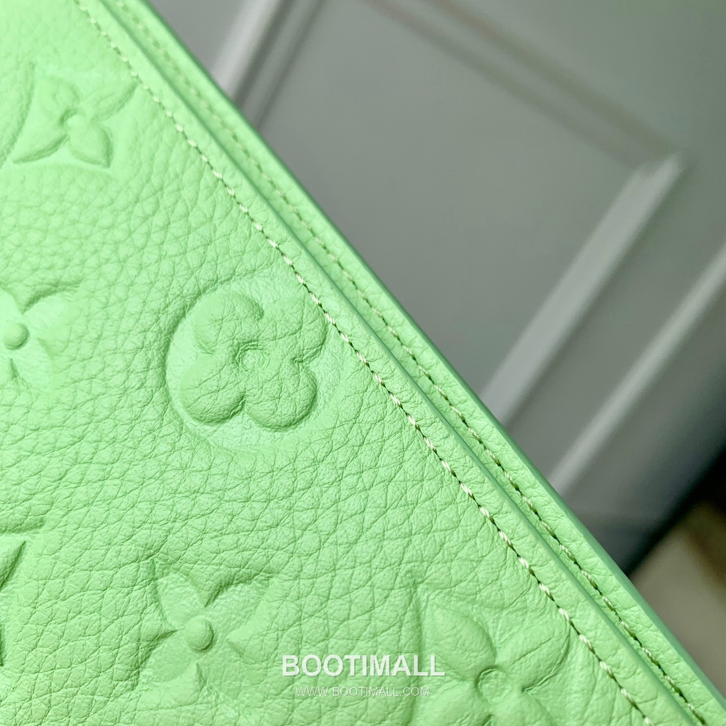 루이비통 모노그램 앙프렝뜨 레더 카드슬롯 그린 여권케이스 Louis Vuitton Monogram Empreinte Leather Card Slot Green Passport Case M27678 14cm 5