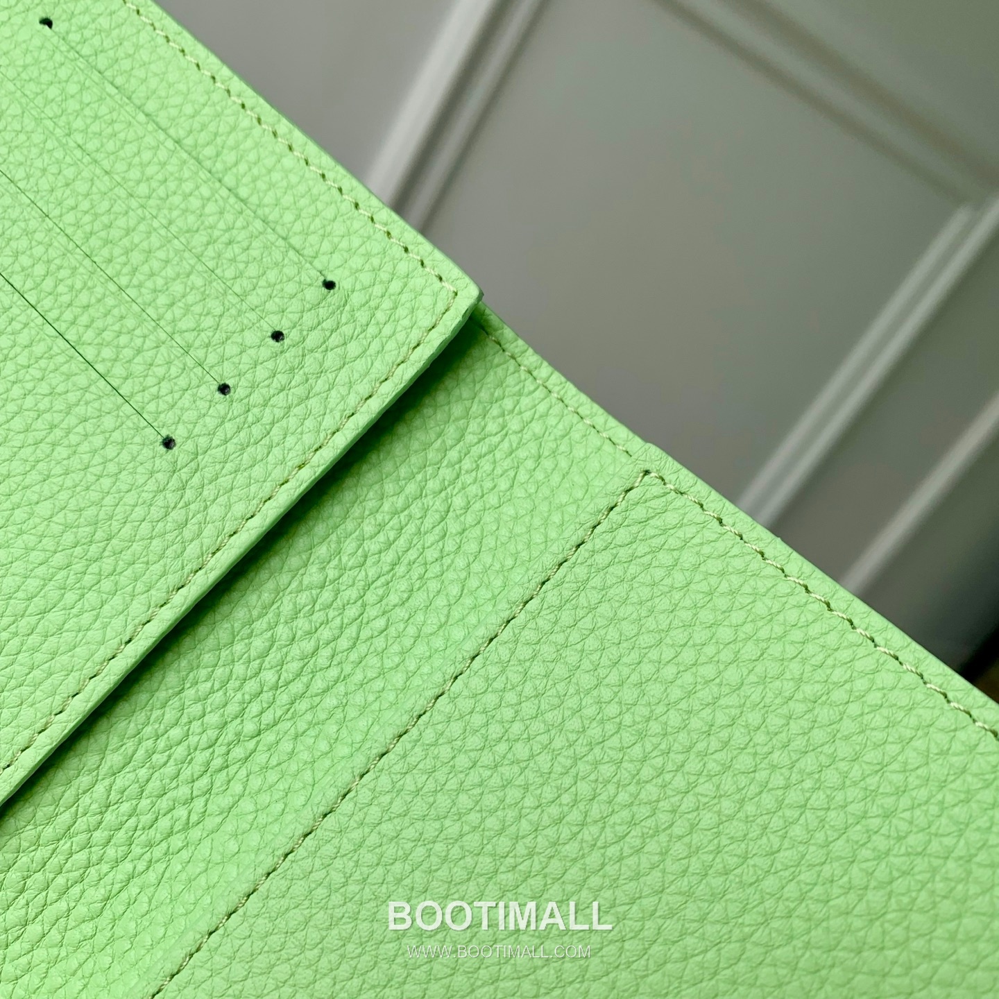 루이비통 모노그램 앙프렝뜨 레더 카드슬롯 그린 여권케이스 Louis Vuitton Monogram Empreinte Leather Card Slot Green Passport Case M27678 14cm 9