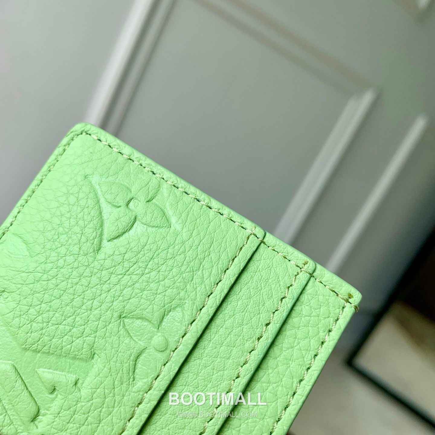 루이비통 모노그램 앙프렝뜨 레더 LV참 카드슬롯 그린 카드지갑 Louis Vuitton Monogram Empreinte Leather LV Charm Card Slot Green Card Holder M27485 10.2cm 6