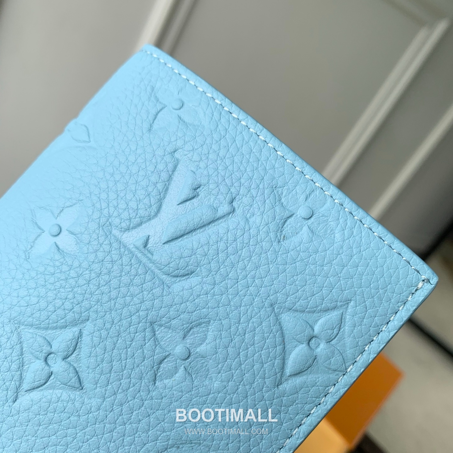 루이비통 모노그램 앙프렝뜨 레더 카드슬롯 그린 여권케이스 Louis Vuitton Monogram Empreinte Leather Card Slot Green Passport Case M27678 14cm 4