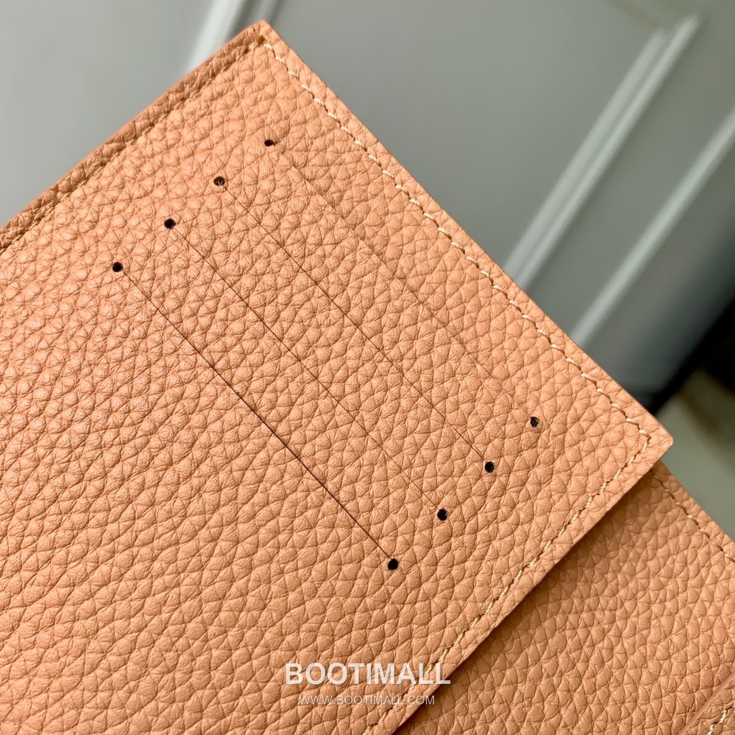 루이비통 모노그램 앙프렝뜨 레더 카드슬롯 그린 여권케이스 Louis Vuitton Monogram Empreinte Leather Card Slot Green Passport Case M27678 14cm 9