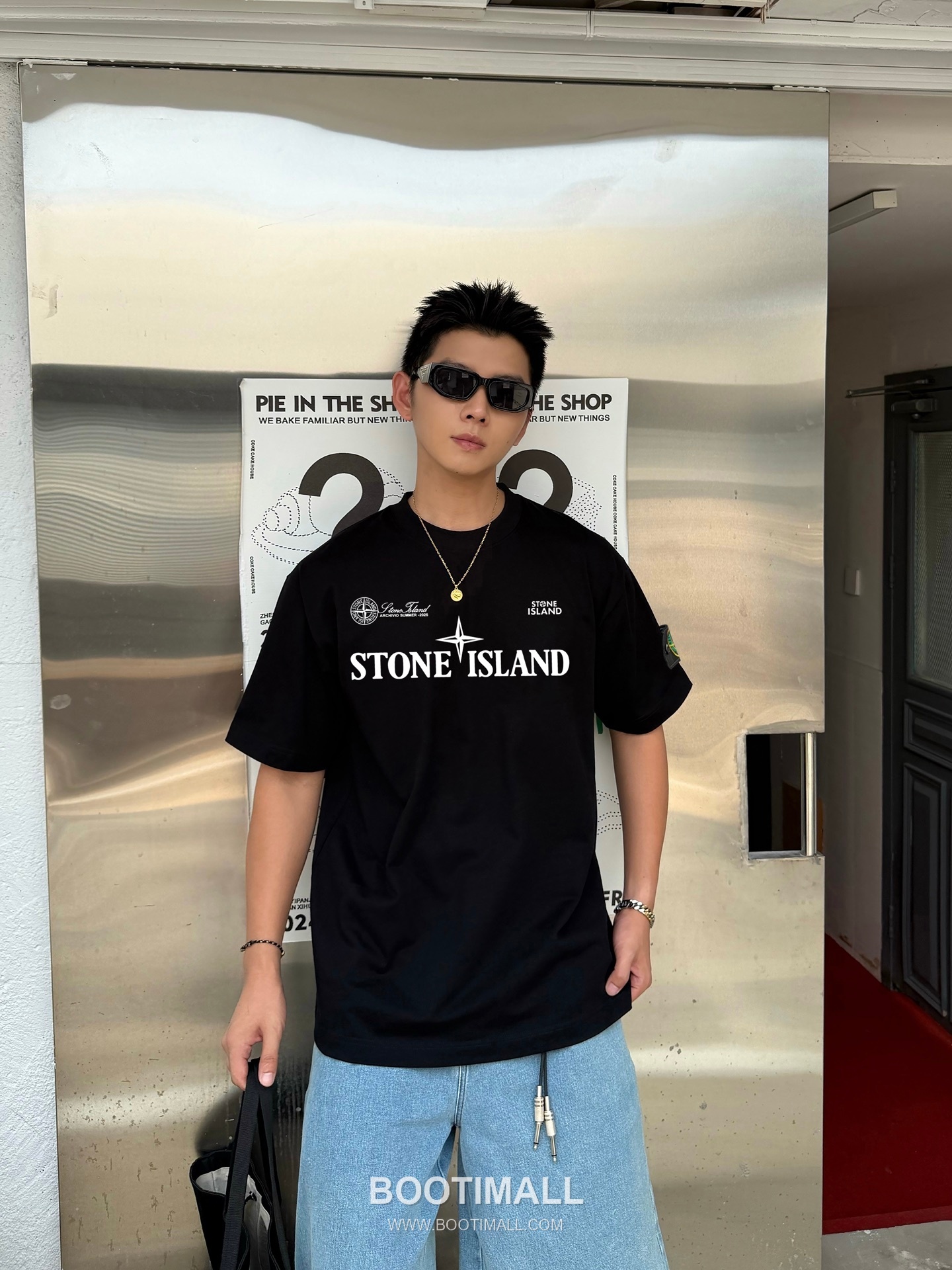 스톤아일랜드 2026SS 헤비코튼 로고패치 오버핏 반팔 블랙 티셔츠 Stone Island 2026 SS Heavy Cotton Logo Patch Oversized Short Sleeve Black T-Shirt 2
