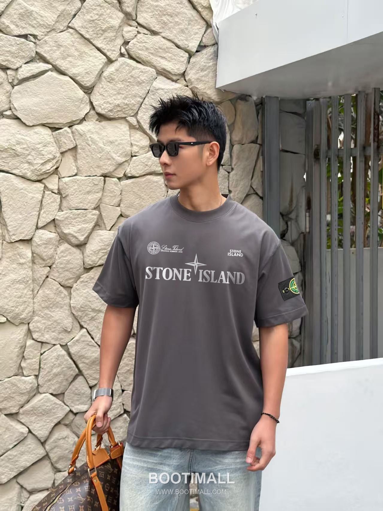 스톤아일랜드 2026SS 헤비코튼 로고패치 오버핏 반팔 카키 티셔츠 Stone Island 2026 SS Heavy Cotton Logo Patch Oversized Short Sleeve Black T-Shirt 1