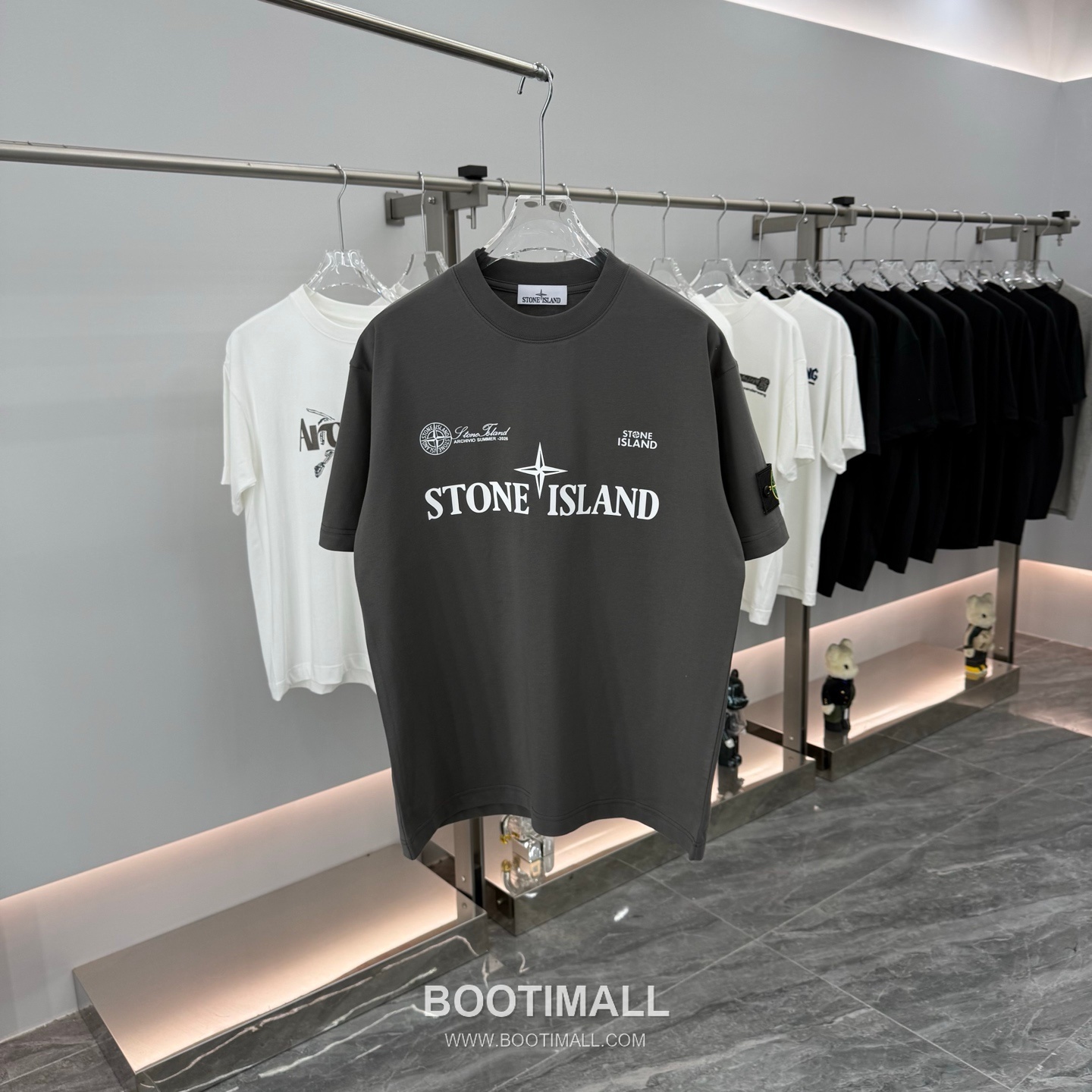 스톤아일랜드 2026SS 헤비코튼 로고패치 오버핏 반팔 카키 티셔츠 Stone Island 2026 SS Heavy Cotton Logo Patch Oversized Short Sleeve Black T-Shirt 7