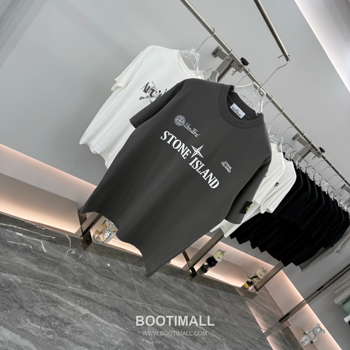 스톤아일랜드 2026SS 헤비코튼 로고패치 오버핏 반팔 카키 티셔츠 Stone Island 2026 SS Heavy Cotton Logo Patch Oversized Short Sleeve Black T-Shirt 8