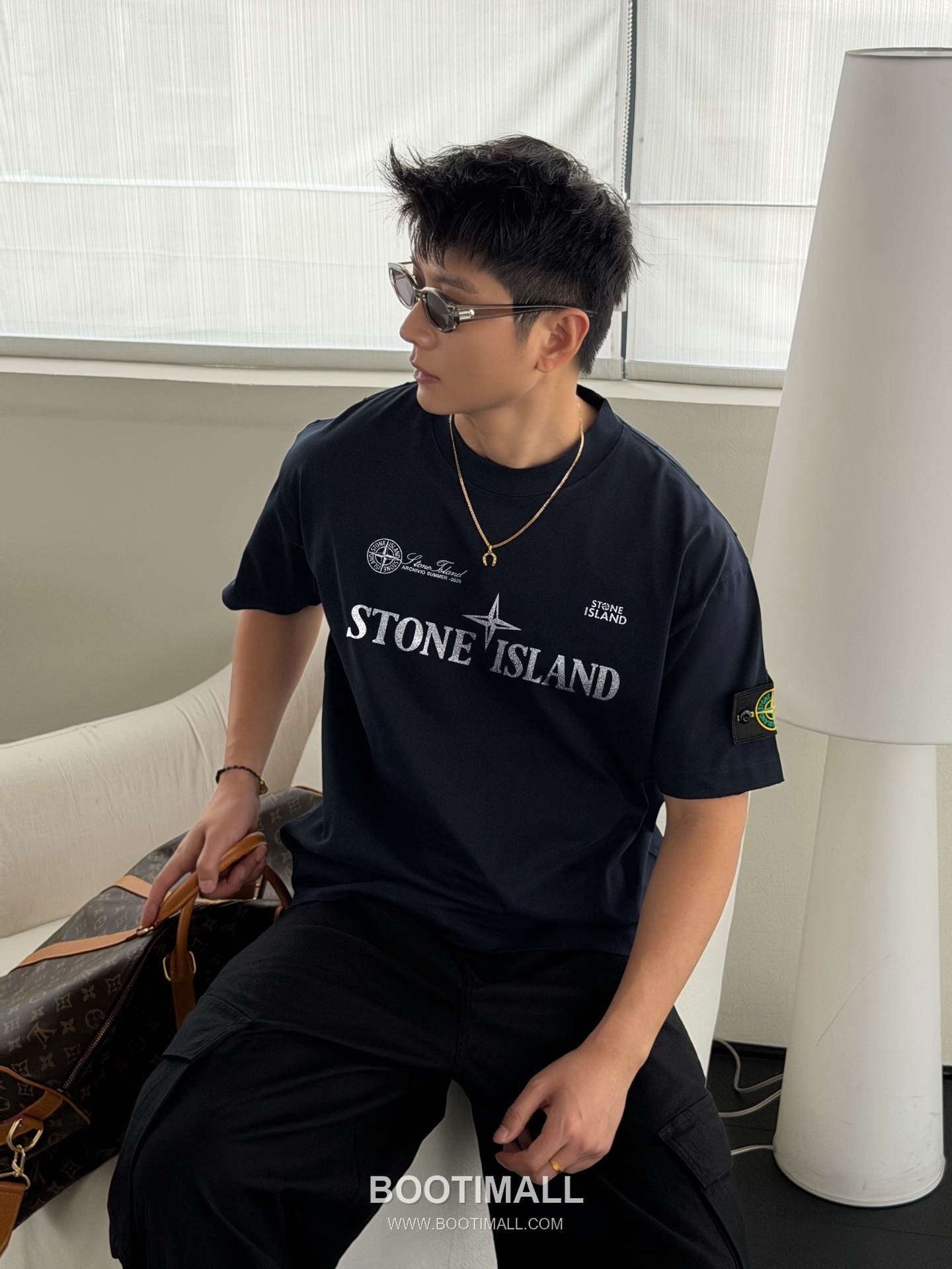 스톤아일랜드 2026SS 헤비코튼 로고패치 오버핏 반팔 블랙 티셔츠 Stone Island 2026 SS Heavy Cotton Logo Patch Oversized Short Sleeve Black T-Shirt 2