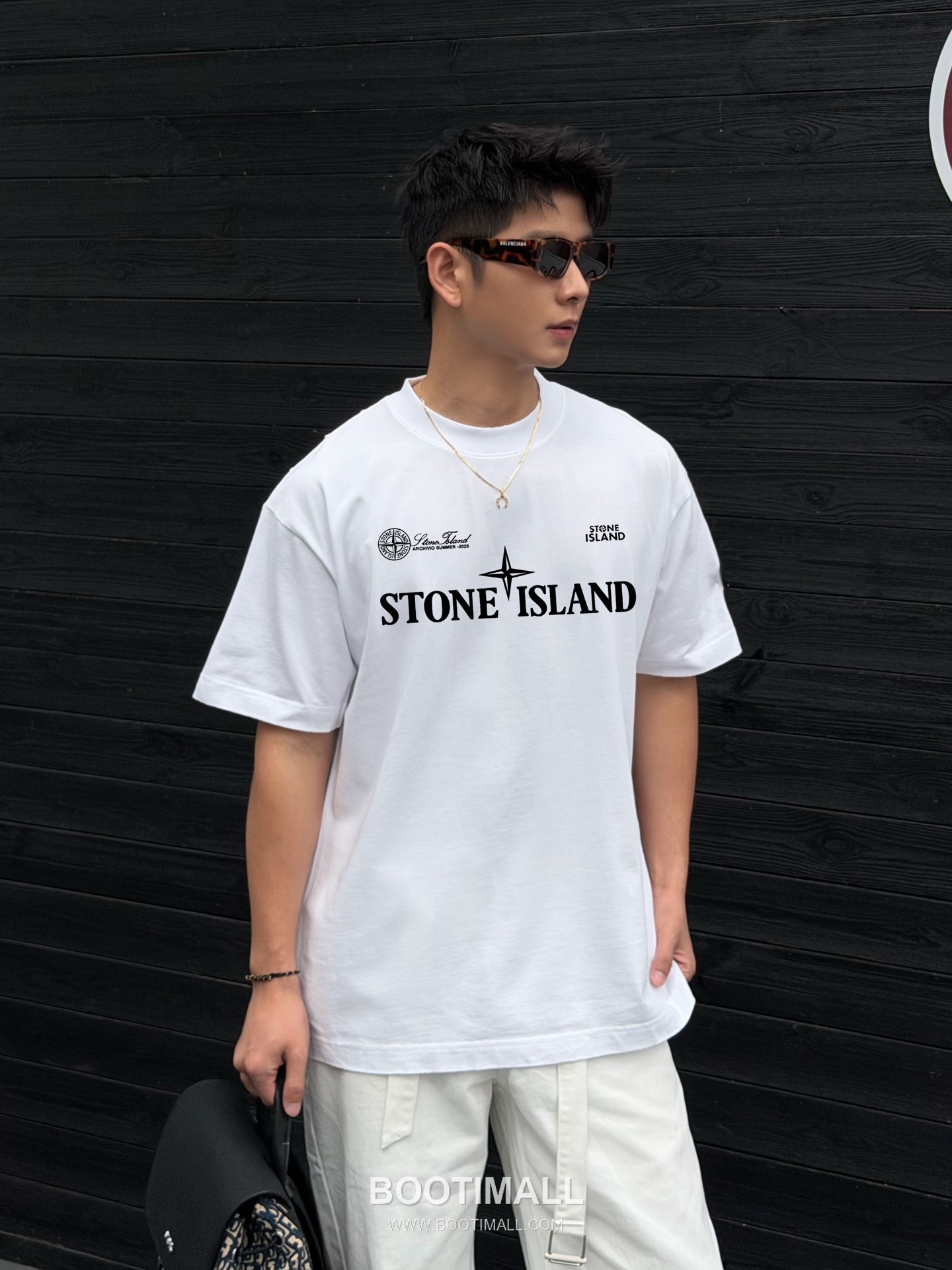 스톤아일랜드 2026SS 헤비코튼 로고패치 오버핏 반팔 화이트 티셔츠 Stone Island 2026 SS Heavy Cotton Logo Patch Oversized Short Sleeve Black T-Shirt 1