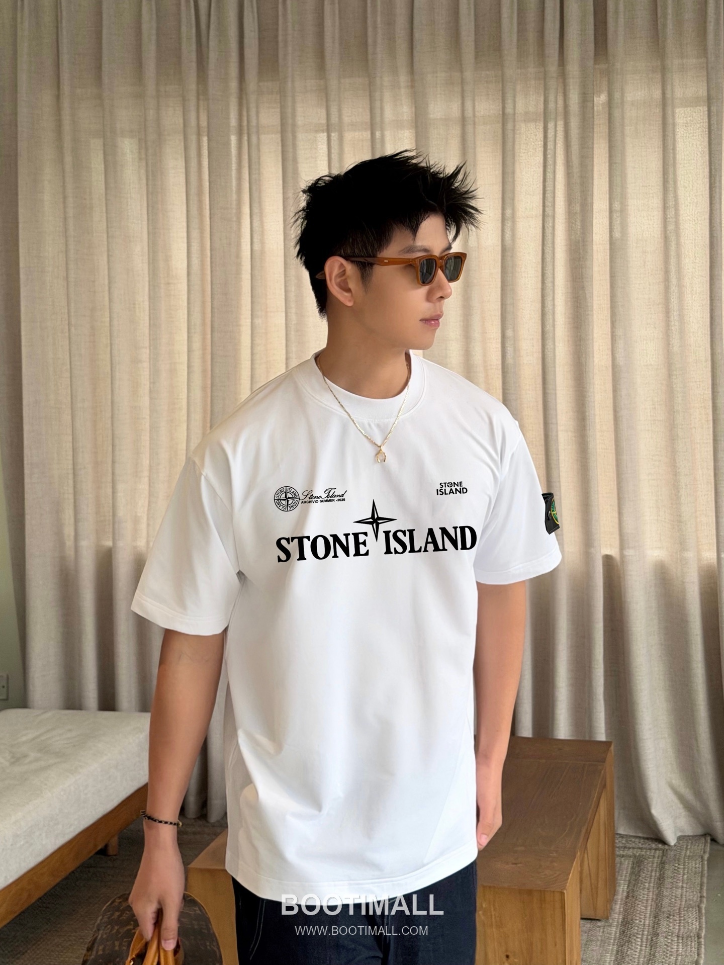 스톤아일랜드 2026SS 헤비코튼 로고패치 오버핏 반팔 화이트 티셔츠 Stone Island 2026 SS Heavy Cotton Logo Patch Oversized Short Sleeve Black T-Shirt 4