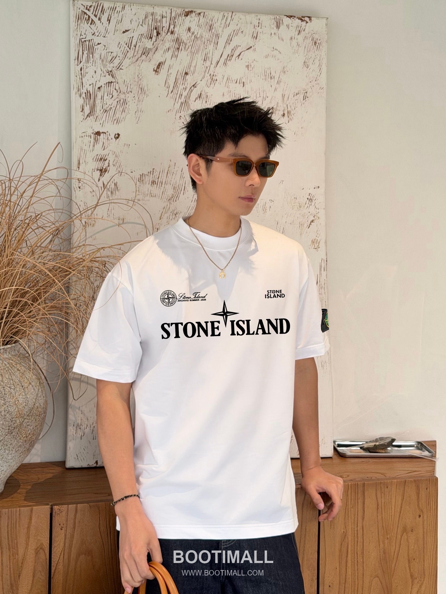 스톤아일랜드 2026SS 헤비코튼 로고패치 오버핏 반팔 화이트 티셔츠 Stone Island 2026 SS Heavy Cotton Logo Patch Oversized Short Sleeve Black T-Shirt 5