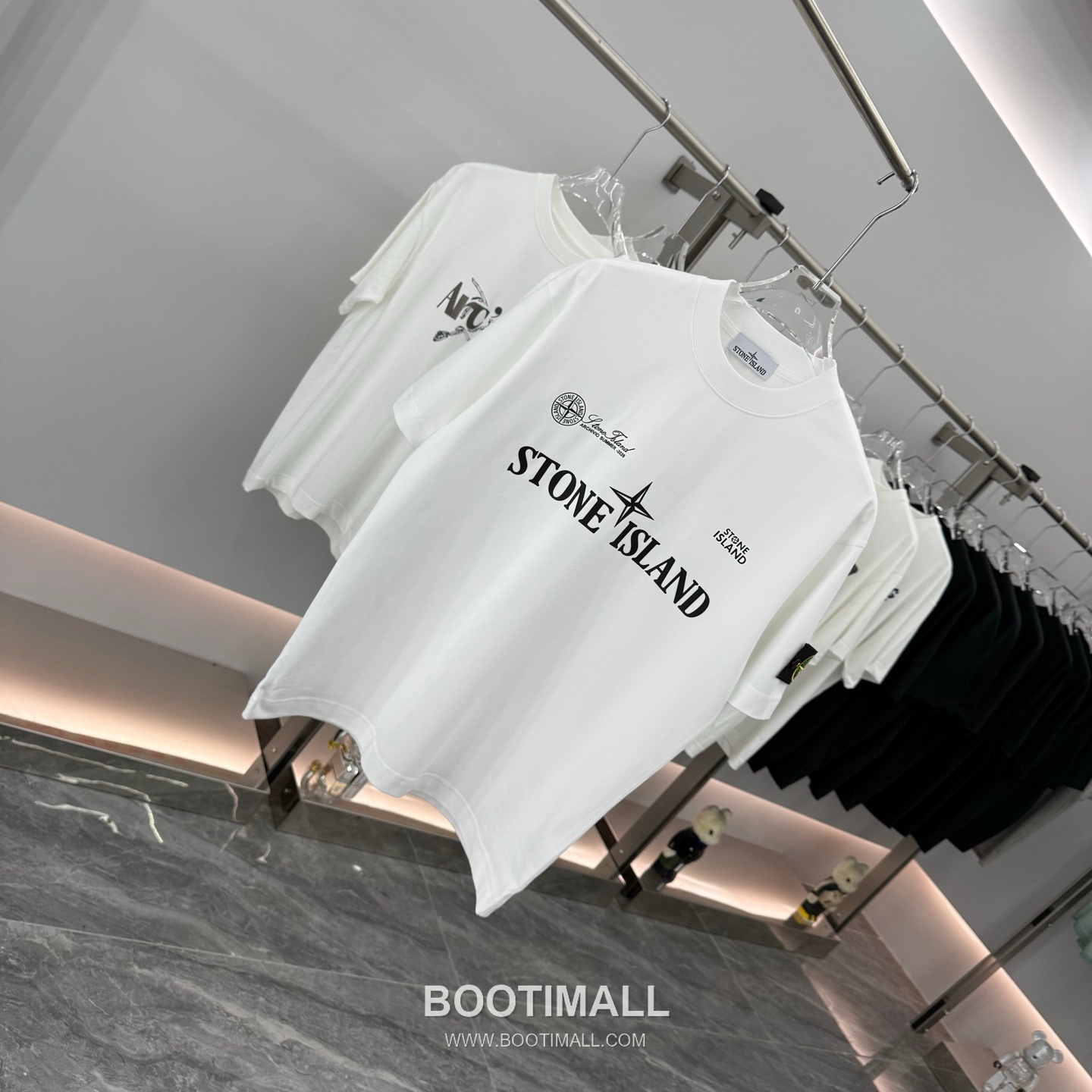 스톤아일랜드 2026SS 헤비코튼 로고패치 오버핏 반팔 화이트 티셔츠 Stone Island 2026 SS Heavy Cotton Logo Patch Oversized Short Sleeve Black T-Shirt 8