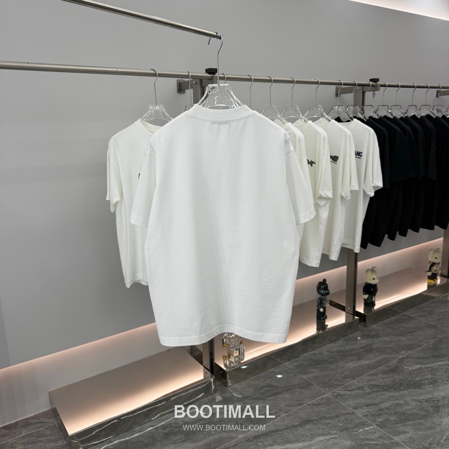 스톤아일랜드 2026SS 헤비코튼 로고패치 오버핏 반팔 화이트 티셔츠 Stone Island 2026 SS Heavy Cotton Logo Patch Oversized Short Sleeve Black T-Shirt 14