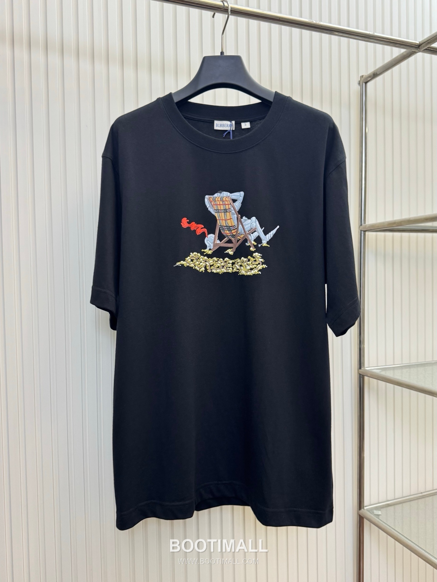 버버리 2026SS 발포프린트 오버핏 반팔 블랙 티셔츠 Burberry 2026 SS Foam Print Oversized Short Sleeve White T-Shirt 1