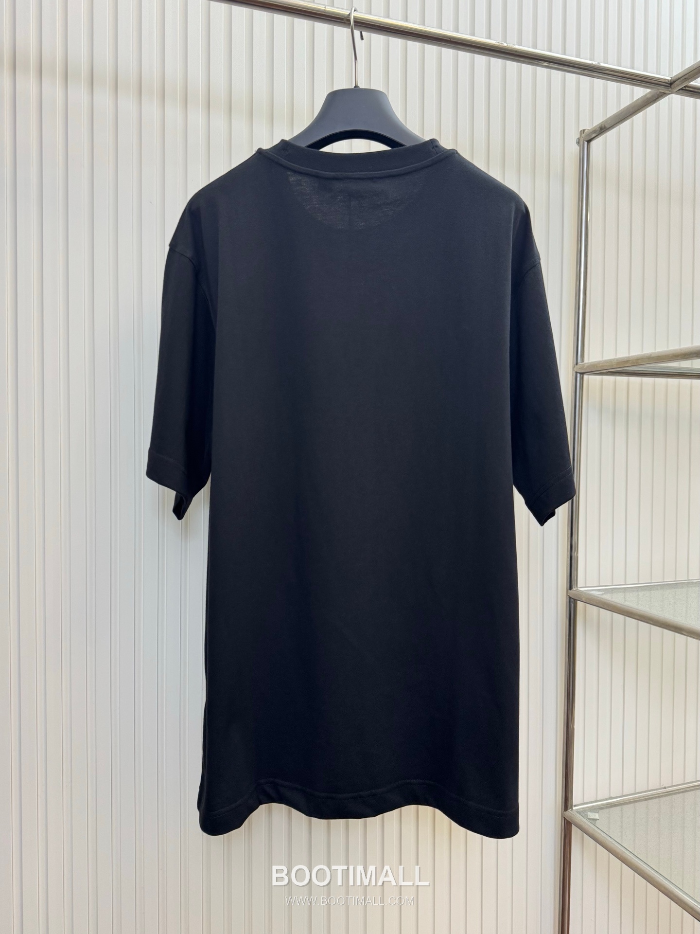 버버리 2026SS 발포프린트 오버핏 반팔 블랙 티셔츠 Burberry 2026 SS Foam Print Oversized Short Sleeve White T-Shirt 2