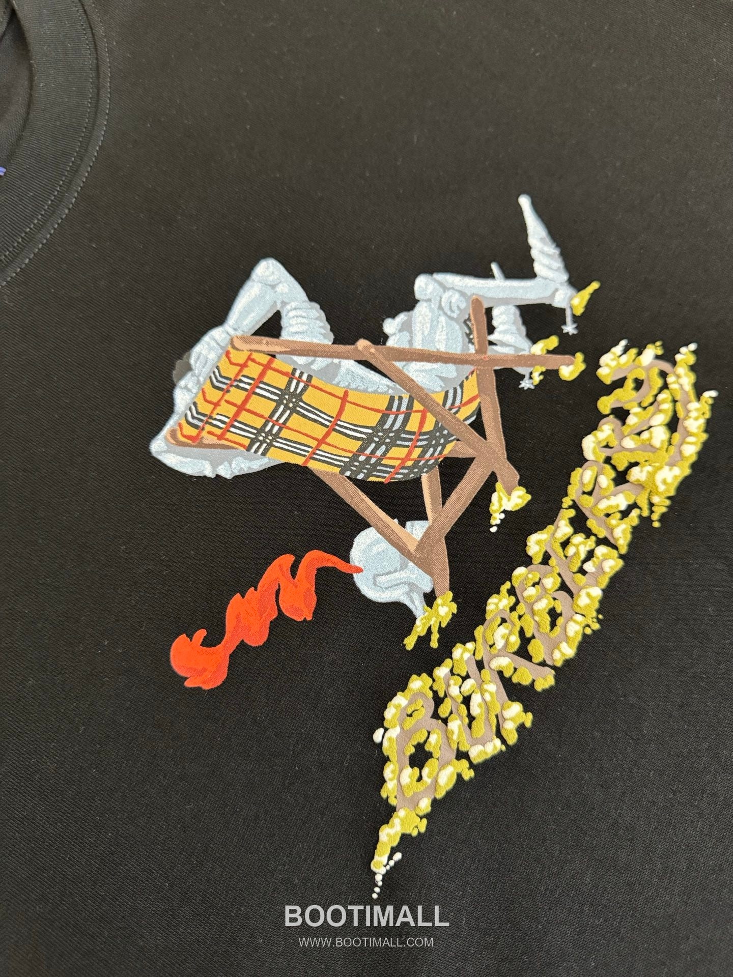 버버리 2026SS 발포프린트 오버핏 반팔 블랙 티셔츠 Burberry 2026 SS Foam Print Oversized Short Sleeve White T-Shirt 6