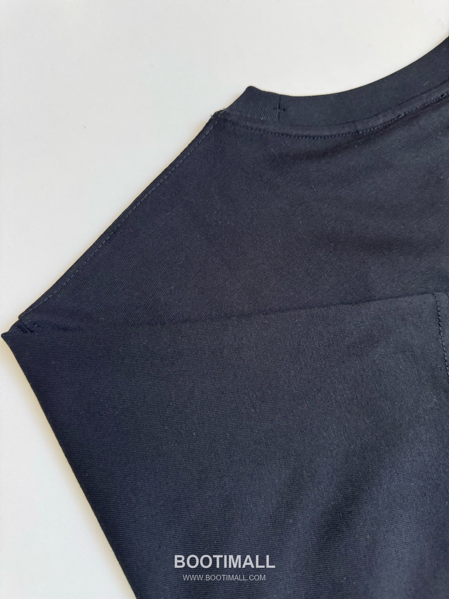 버버리 2026SS 발포프린트 오버핏 반팔 블랙 티셔츠 Burberry 2026 SS Foam Print Oversized Short Sleeve White T-Shirt 7