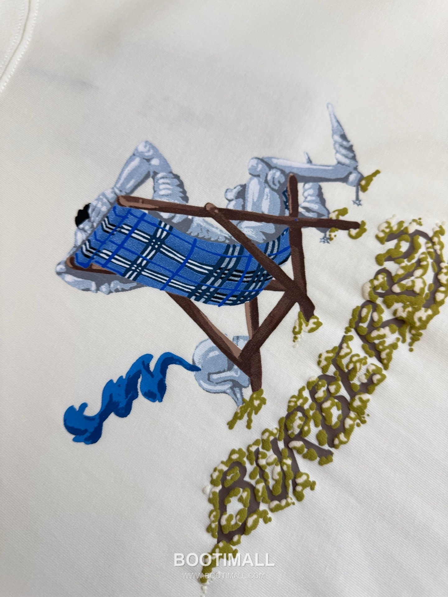 버버리 2026SS 발포프린트 오버핏 반팔 화이트 티셔츠 Burberry 2026 SS Foam Print Oversized Short Sleeve White T-Shirt 6