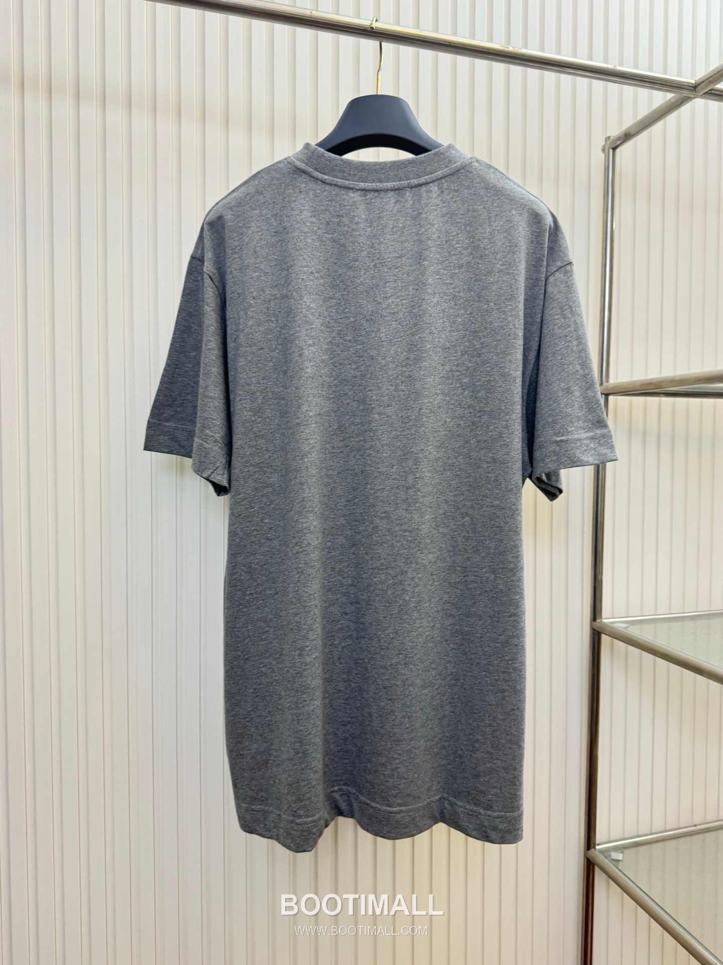 루이비통 2026SS 아이리스 플라워 프린트 오버핏 반팔 그레이 티셔츠 Louis Vuitton 2026 SS Iris Flower Print Oversized Short Sleeve White T-Shirt 2