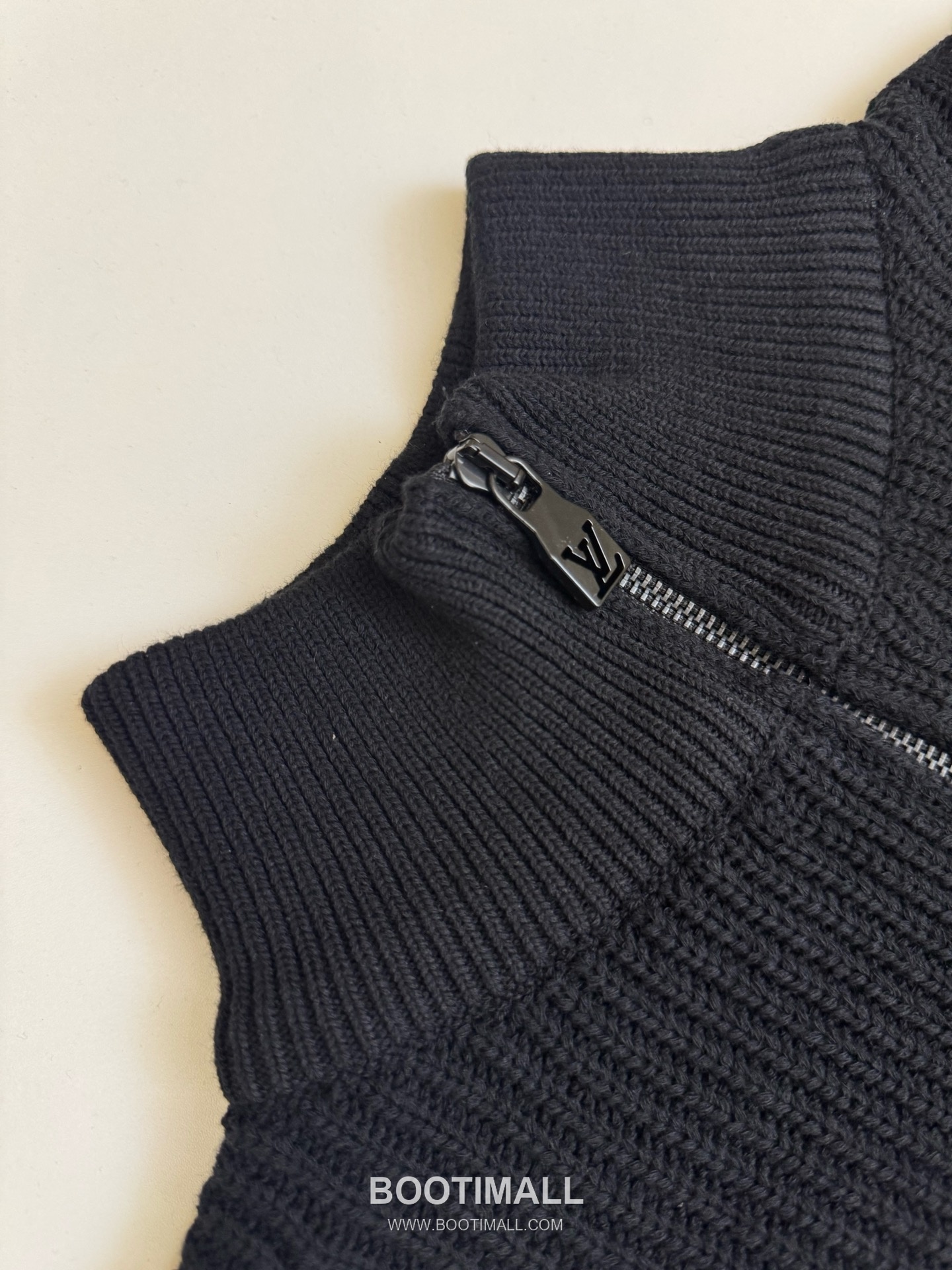 루이비통 2026SS 다미에 케이블 니트 반집업 레귤러핏 롱슬리브 네이비 가디건 Louis Vuitton 2026 SS Damier Cable Knit Half Zip Regular Fit Long Sleeve Navy Cardigan 5