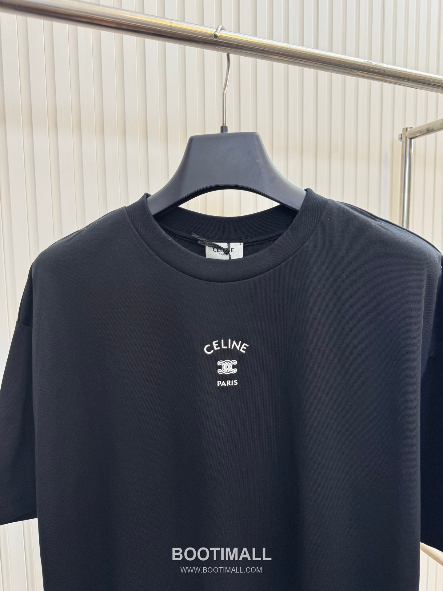 셀린느 2026SS 트리옹프 로고자수 오버핏 반팔 블랙 티셔츠 Celine 2026 SS Triomphe Logo Embroidery Oversized Short Sleeve Black T-Shirt 3