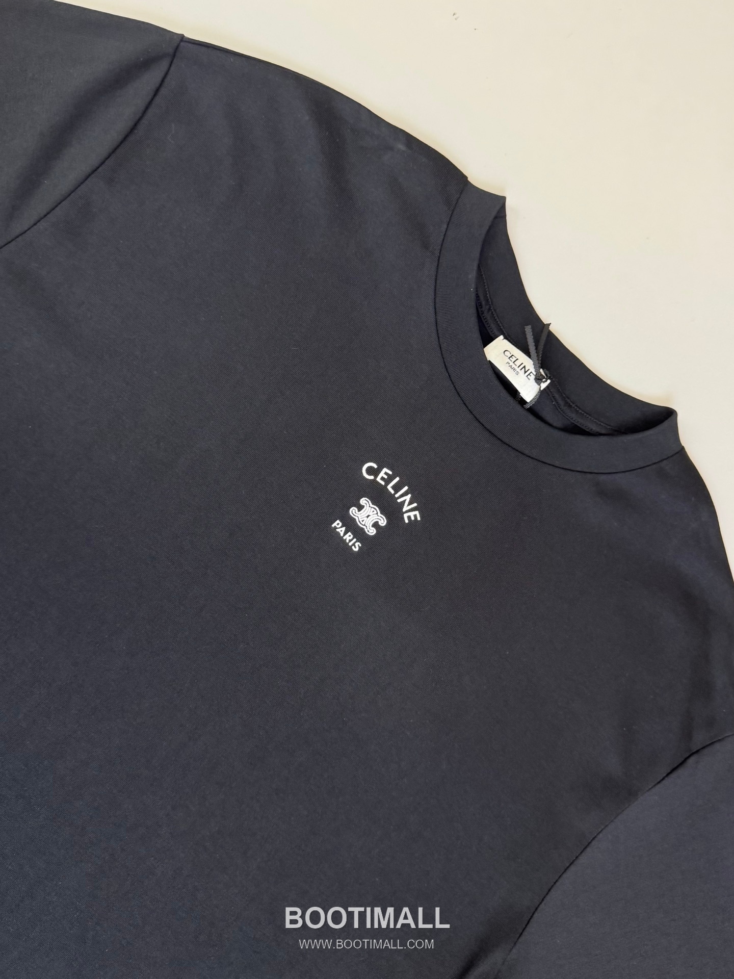 셀린느 2026SS 트리옹프 로고자수 오버핏 반팔 블랙 티셔츠 Celine 2026 SS Triomphe Logo Embroidery Oversized Short Sleeve Black T-Shirt 4