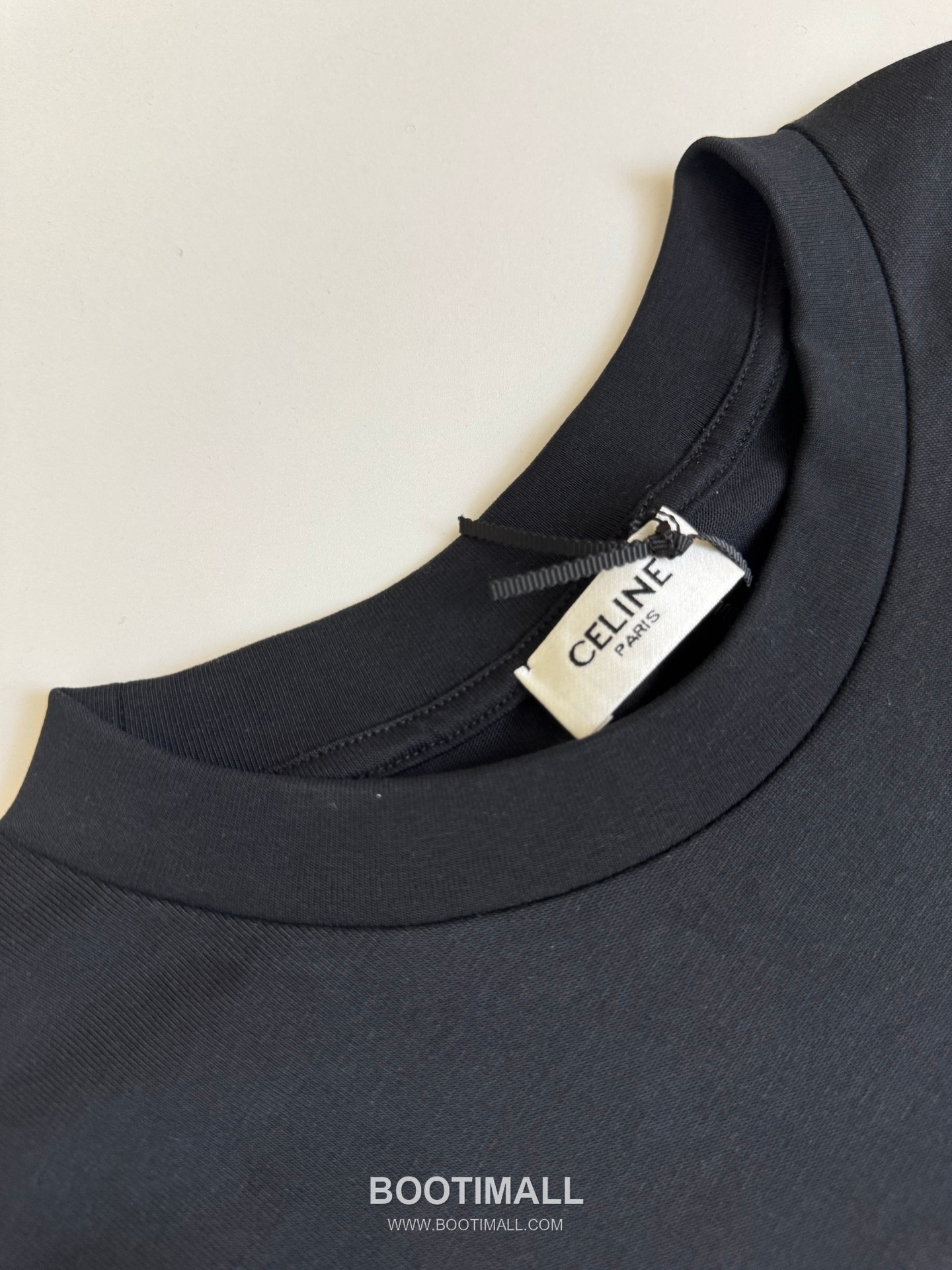 셀린느 2026SS 트리옹프 로고자수 오버핏 반팔 블랙 티셔츠 Celine 2026 SS Triomphe Logo Embroidery Oversized Short Sleeve Black T-Shirt 5