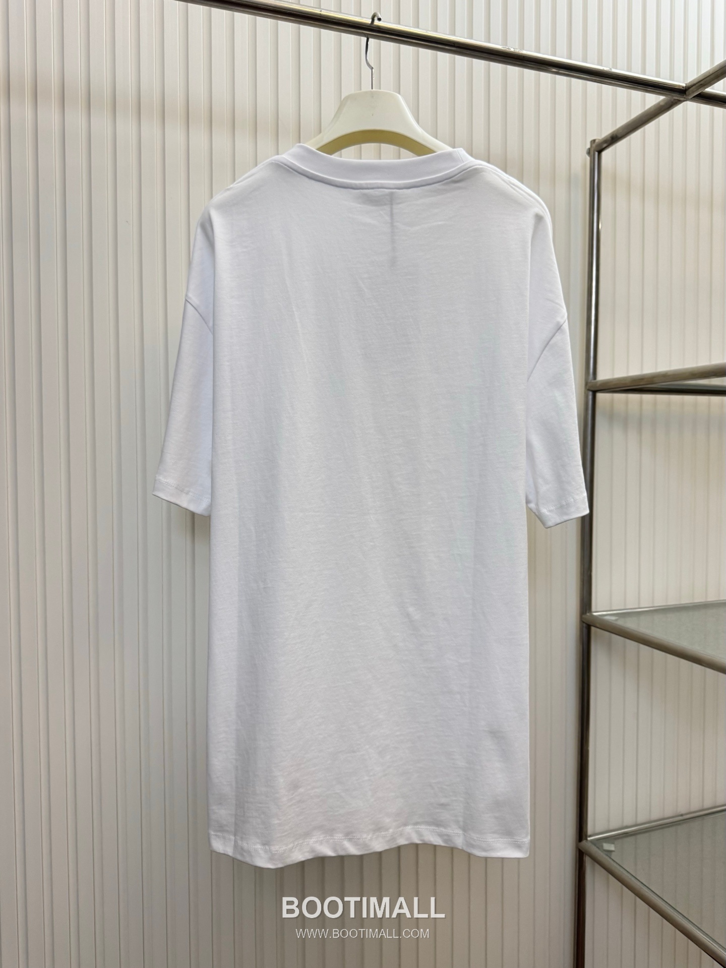 셀린느 2026SS 트리옹프 로고자수 오버핏 반팔 화이트 티셔츠 Celine 2026 SS Triomphe Logo Embroidery Oversized Short Sleeve Black T-Shirt 2